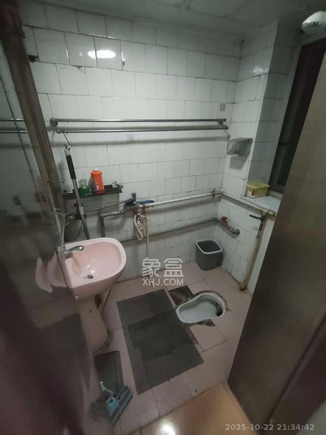 湘绣研究所南院 2室1厅1卫 1600.0元/月 湘绣研究所南院 2室1厅1卫 1600.0元/月室内图