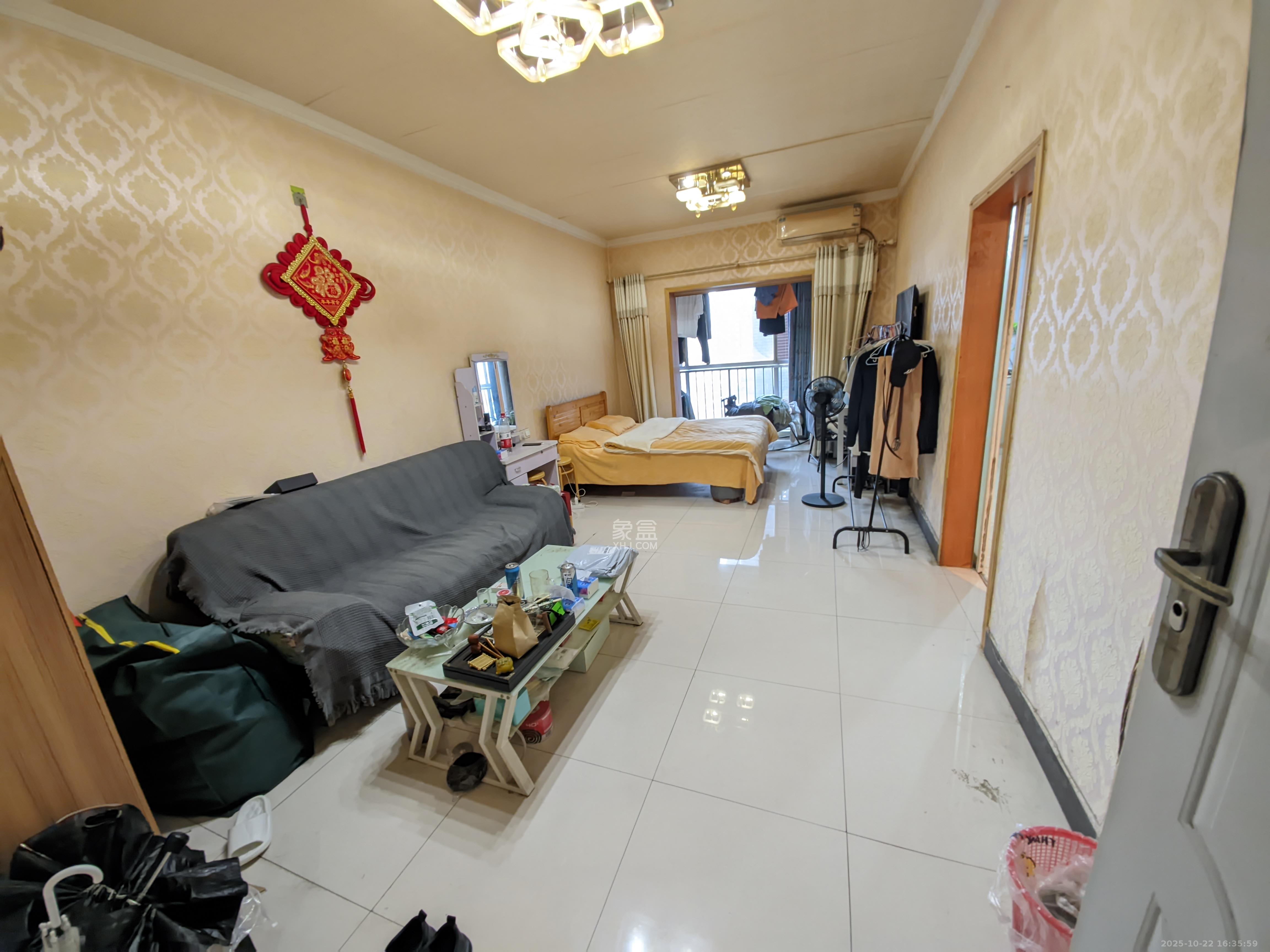 左岸右岸  1室1厅1卫    1600.0元/月 左岸右岸  1室1厅1卫    1600.0元/月室内图