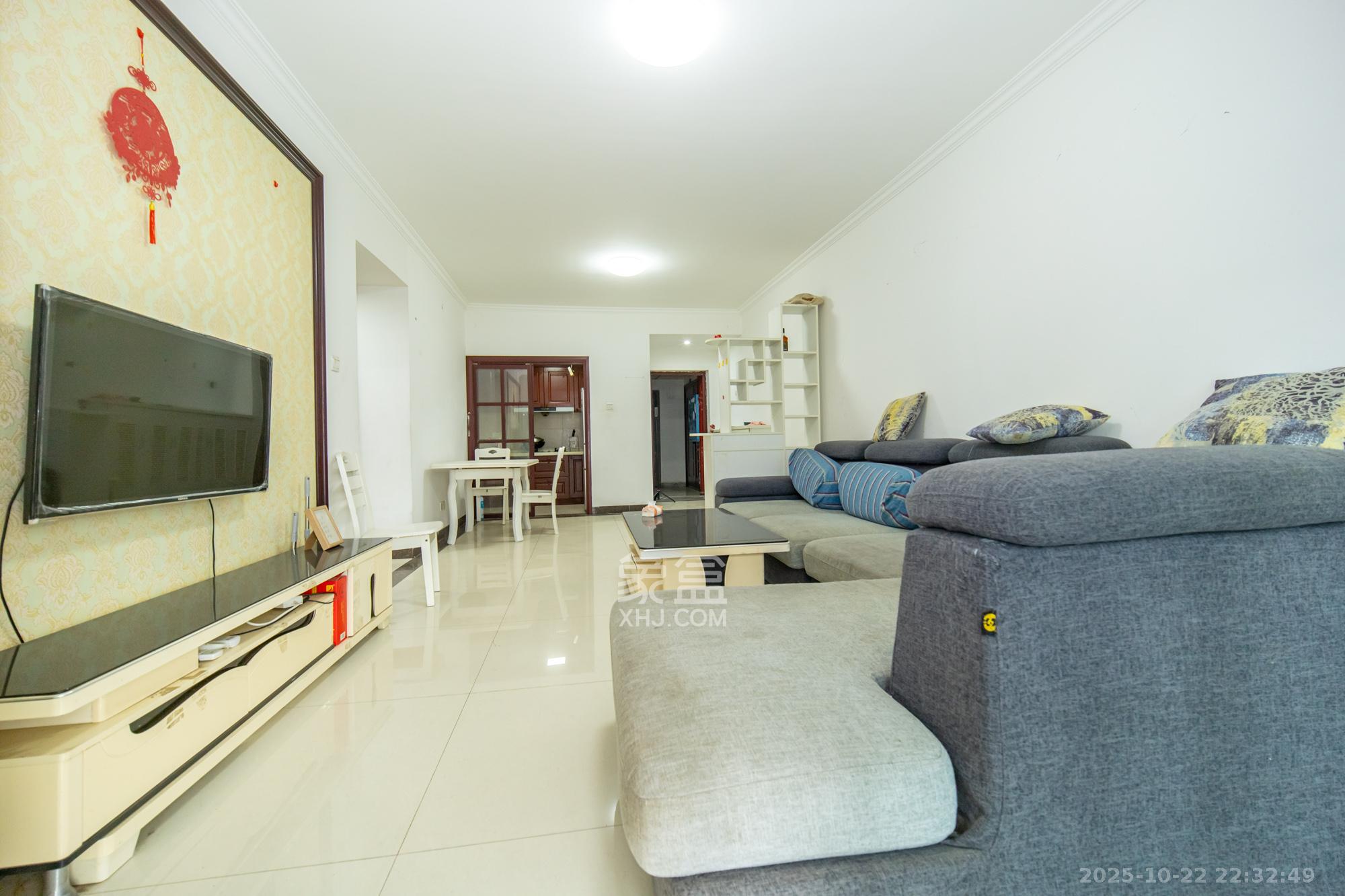 新长海广场  2室2厅1卫    42.8万客厅