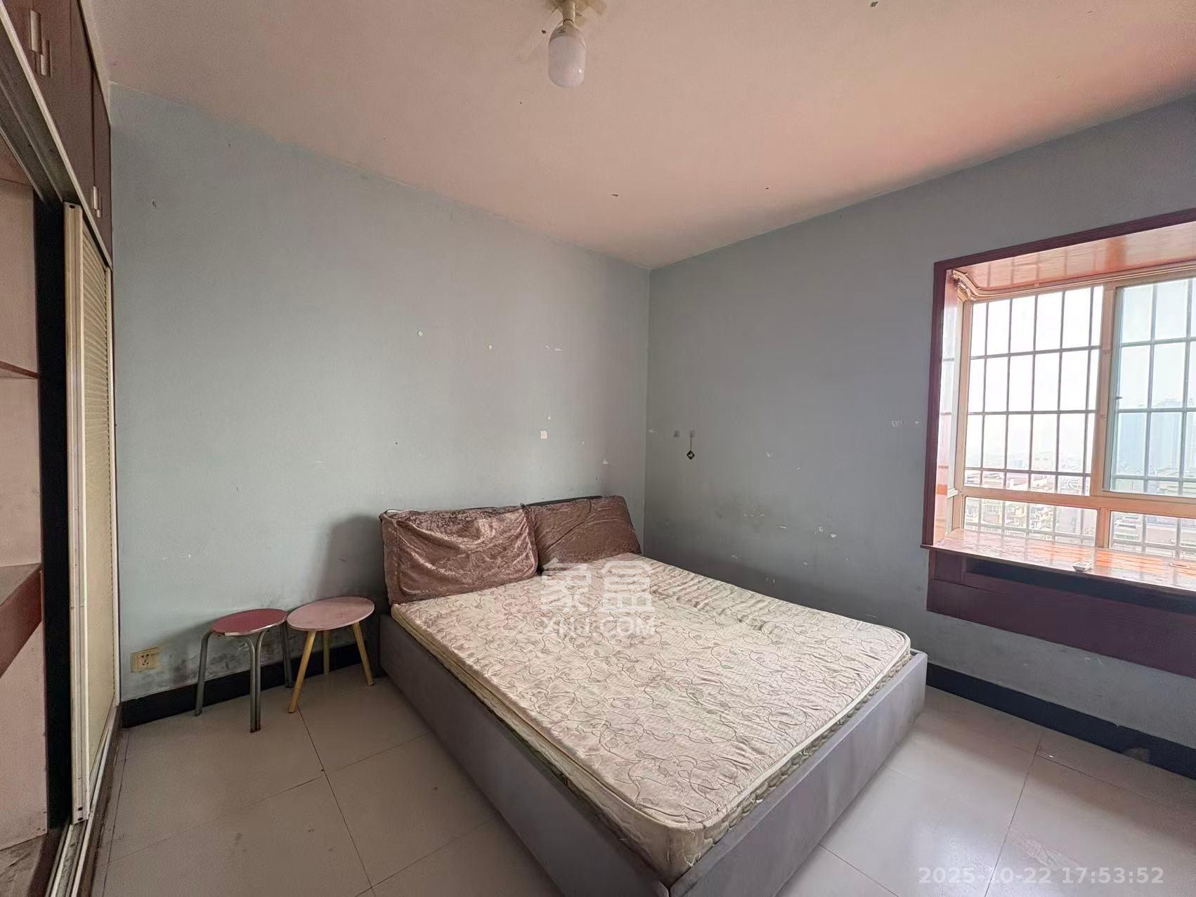 金地华园  3室2厅1卫    2100.0元/月 金地华园  3室2厅1卫    2100.0元/月室内图