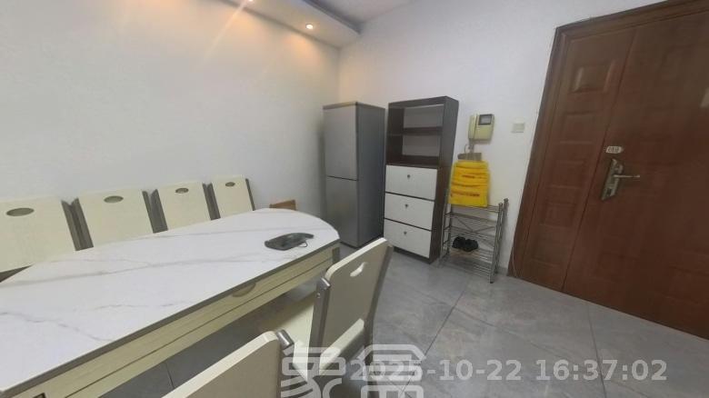 三重星都心  1室1厅1卫    1900.0元/月室内图