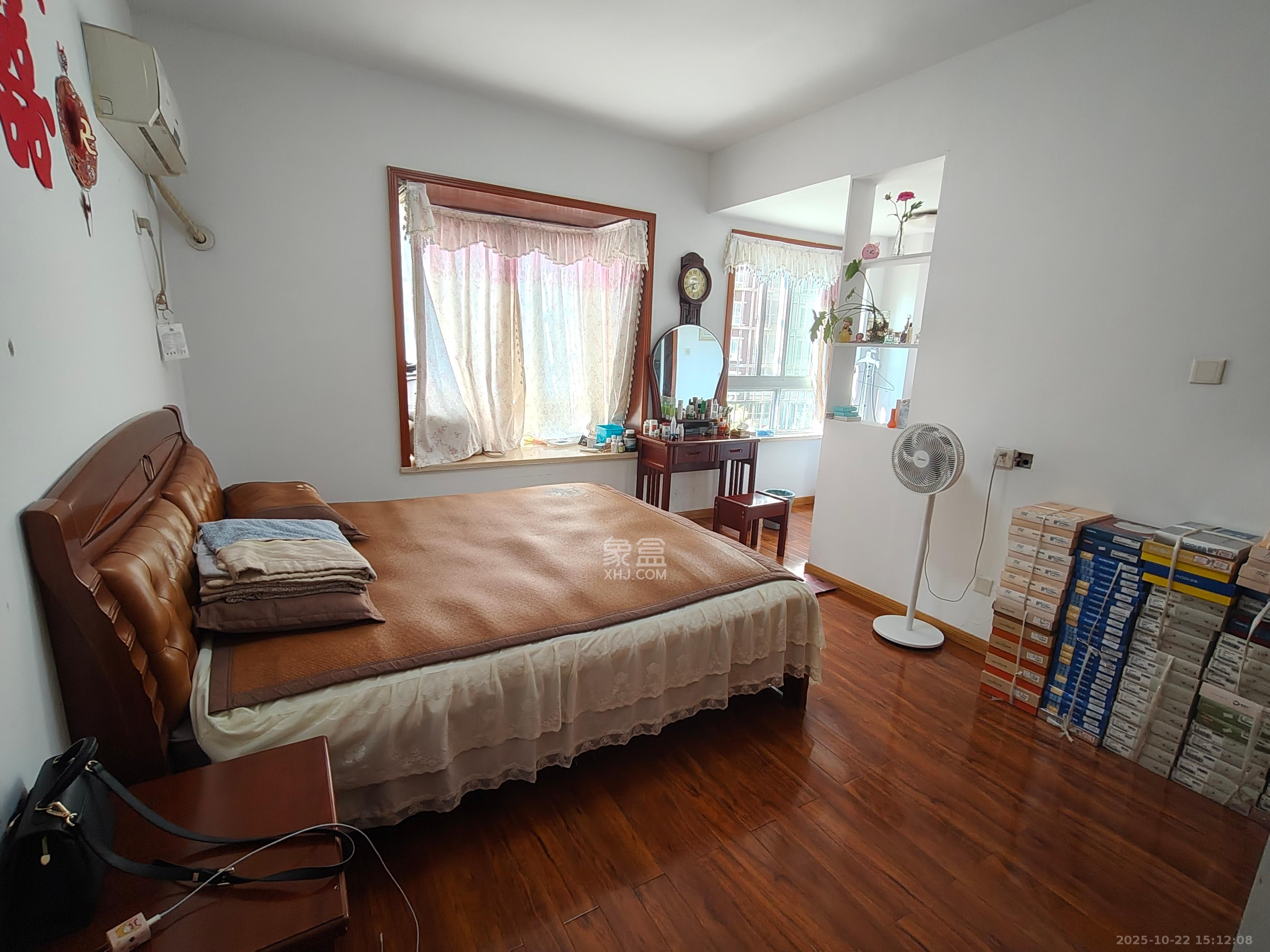 楚天馨苑  3室2厅2卫    2180.0元/月室内图