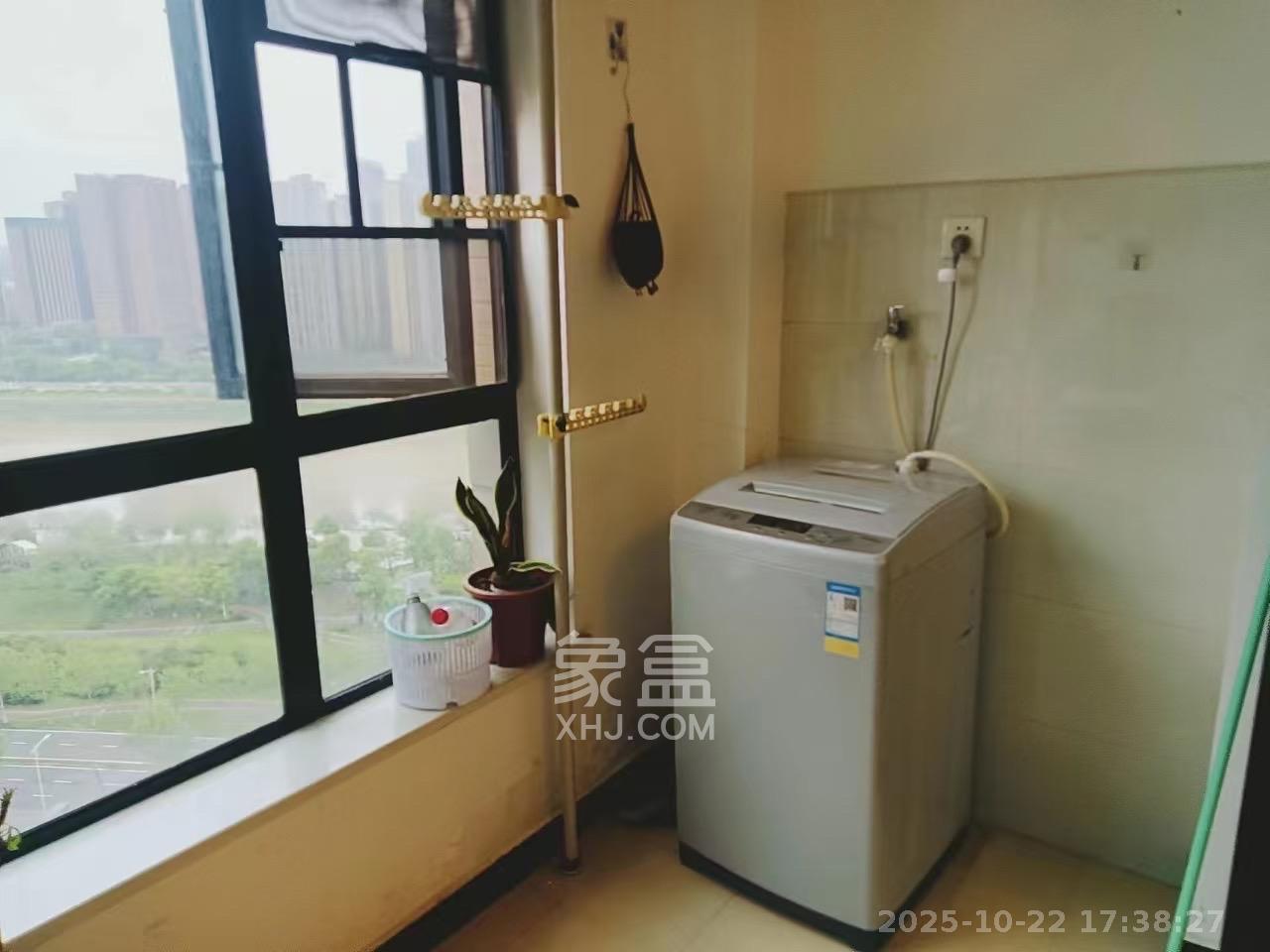 辉煌国际城二期  2室2厅1卫    2200.0元/月室内图