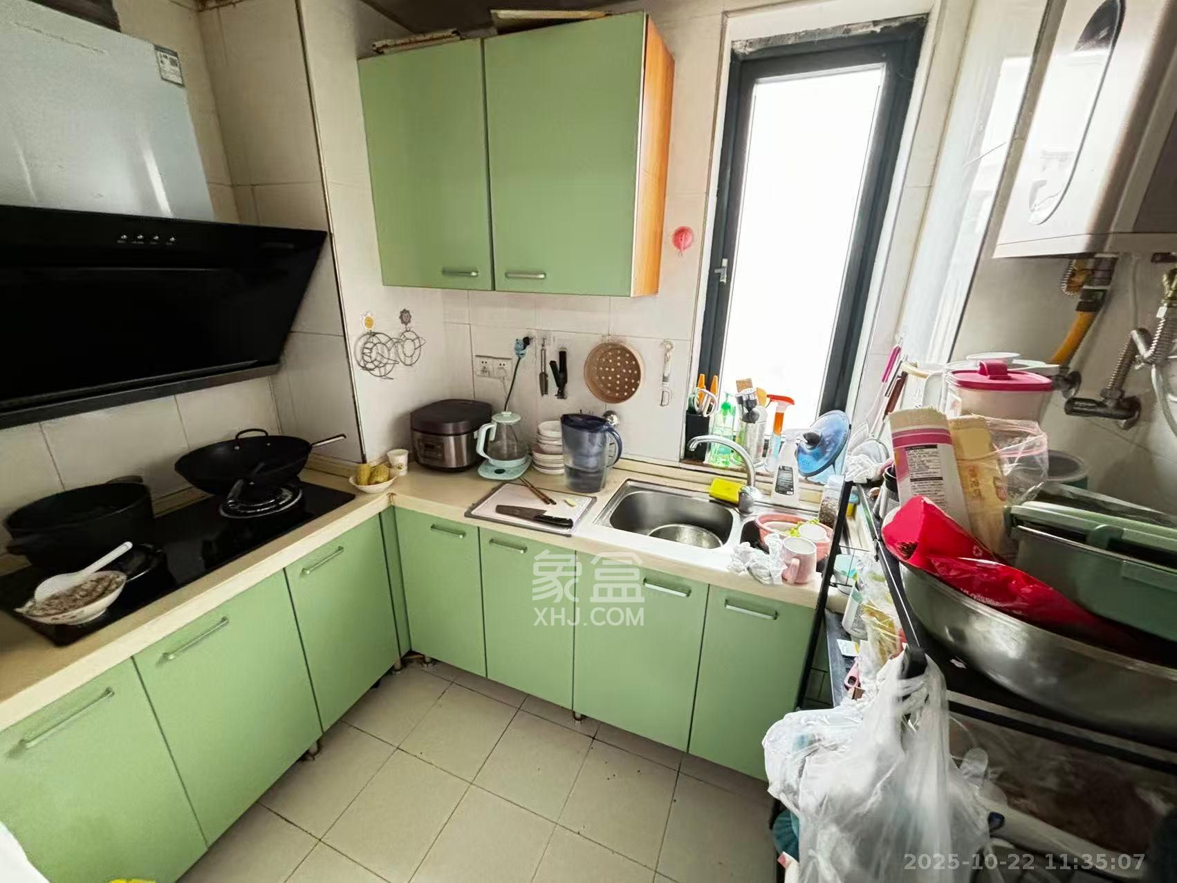 东玺门  1室0厅0卫    2400.0元/月 东玺门  1室0厅0卫    2400.0元/月