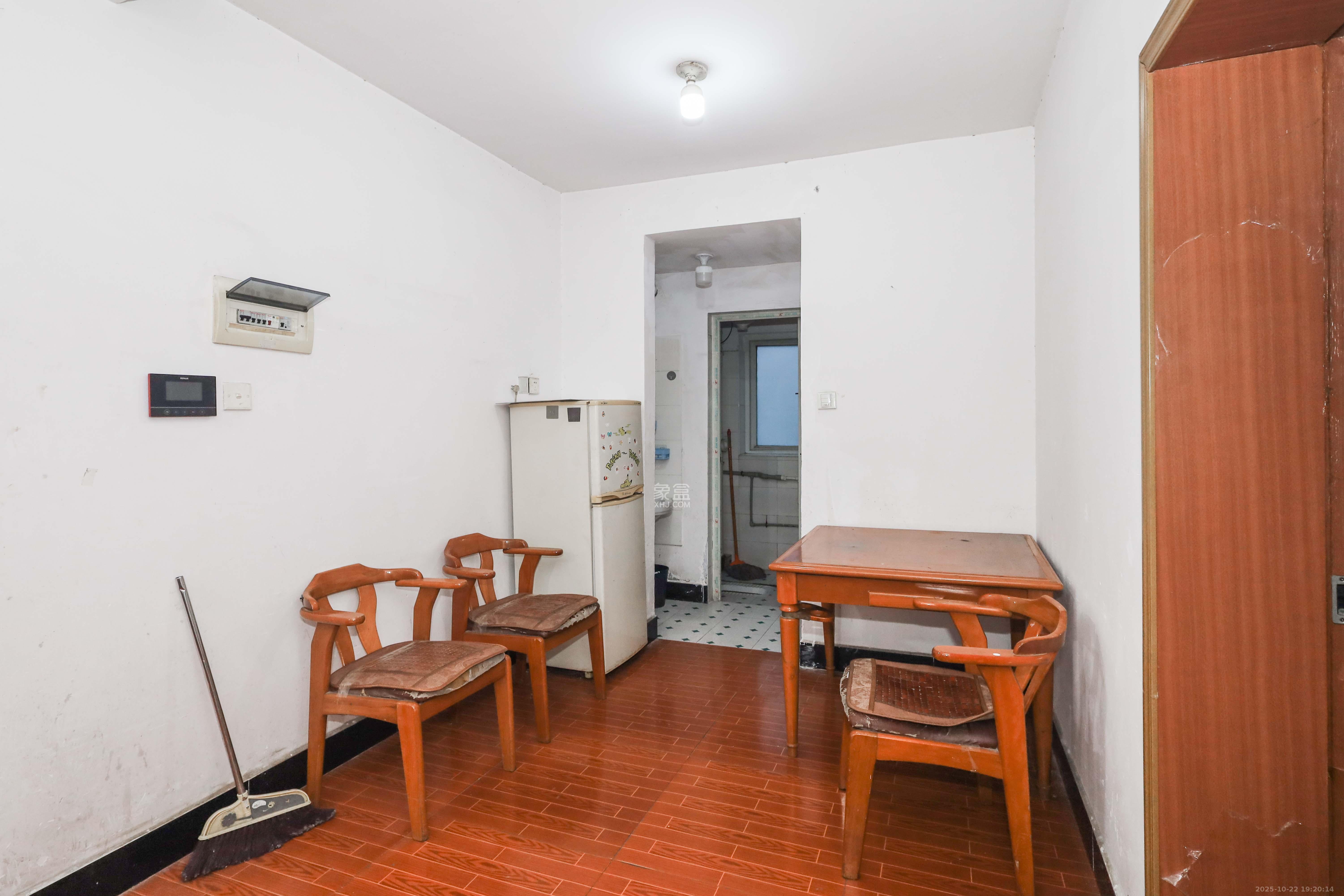 桔洲新苑（桔洲印象）  2室2厅1卫    52.0万客厅