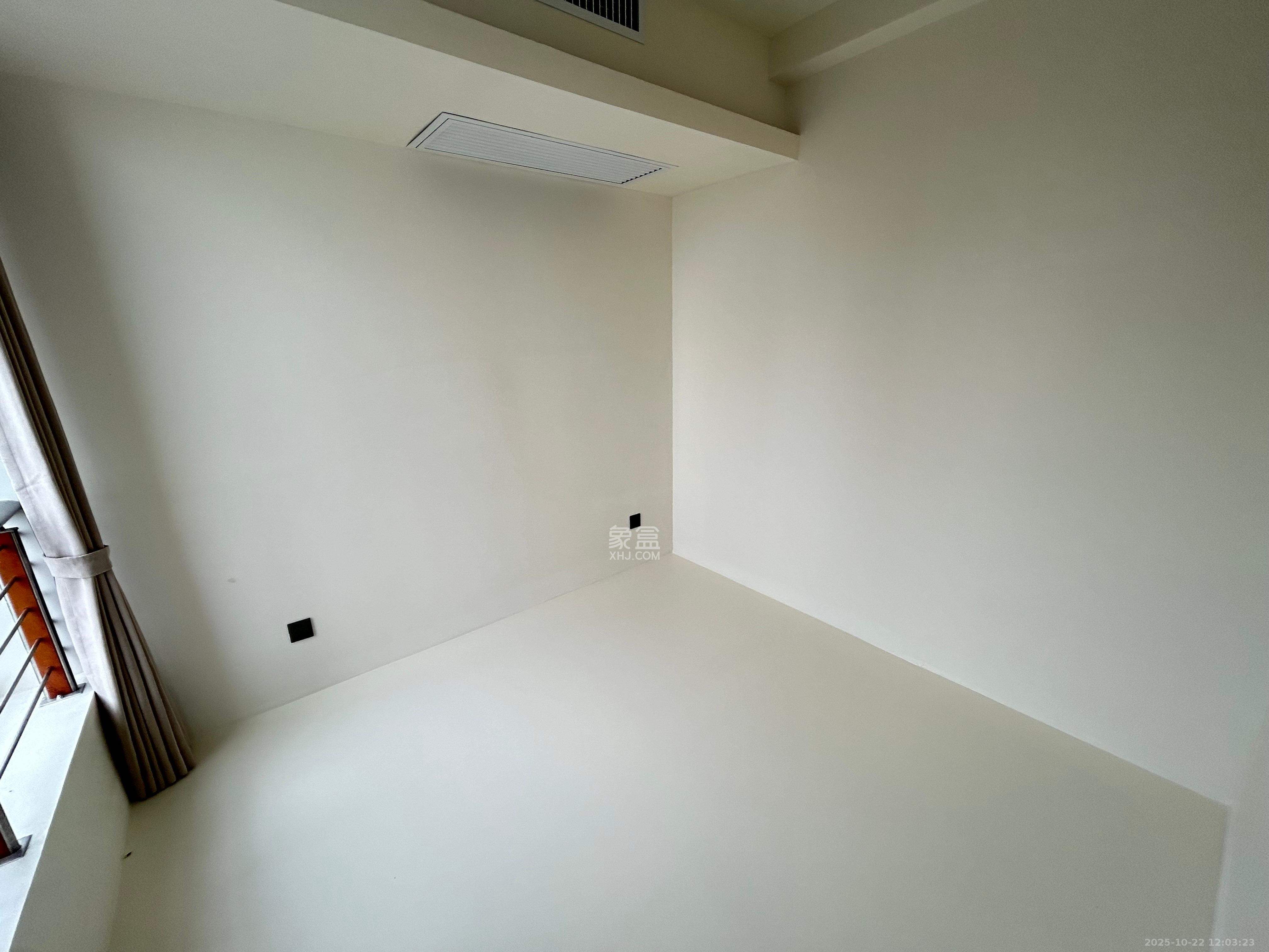 金色屋顶  4室2厅2卫    8000.0元/月室内图