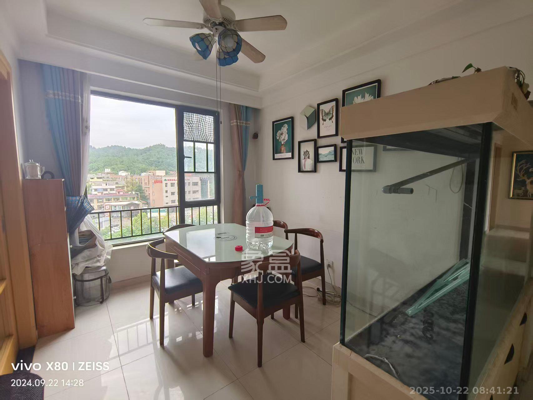 中海国际四期  1室2厅2卫    2200.0元/月 中海国际四期  1室2厅2卫    2200.0元/月室内图