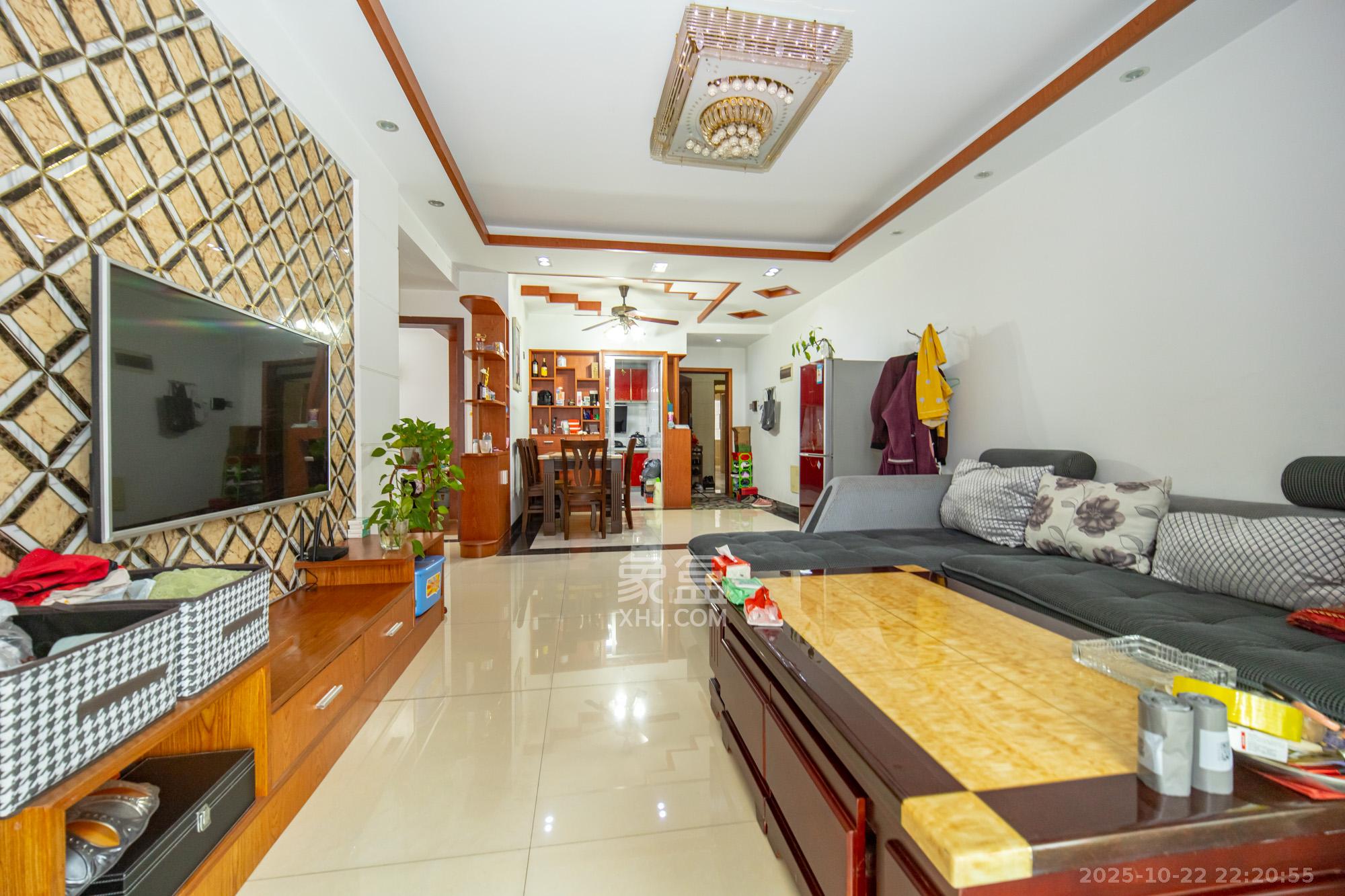 恒广国际景园一二区 2室2厅1卫 57.8万 恒广国际景园一二区 2室2厅1卫 57.8万客厅