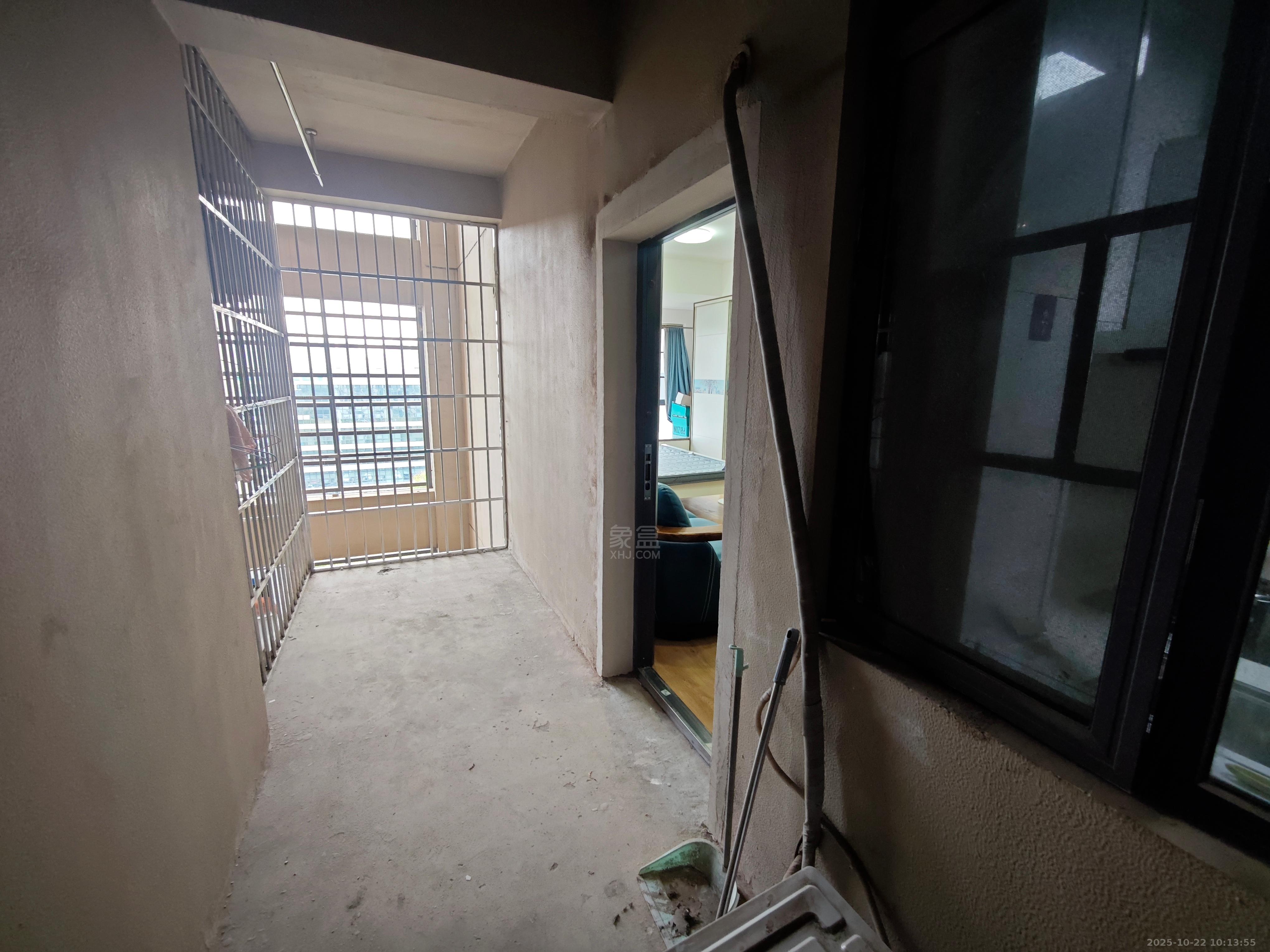 山水洲城华晨第一城 1室1厅1卫 1300.0元/月 山水洲城华晨第一城 1室1厅1卫 1300.0元/月室内图