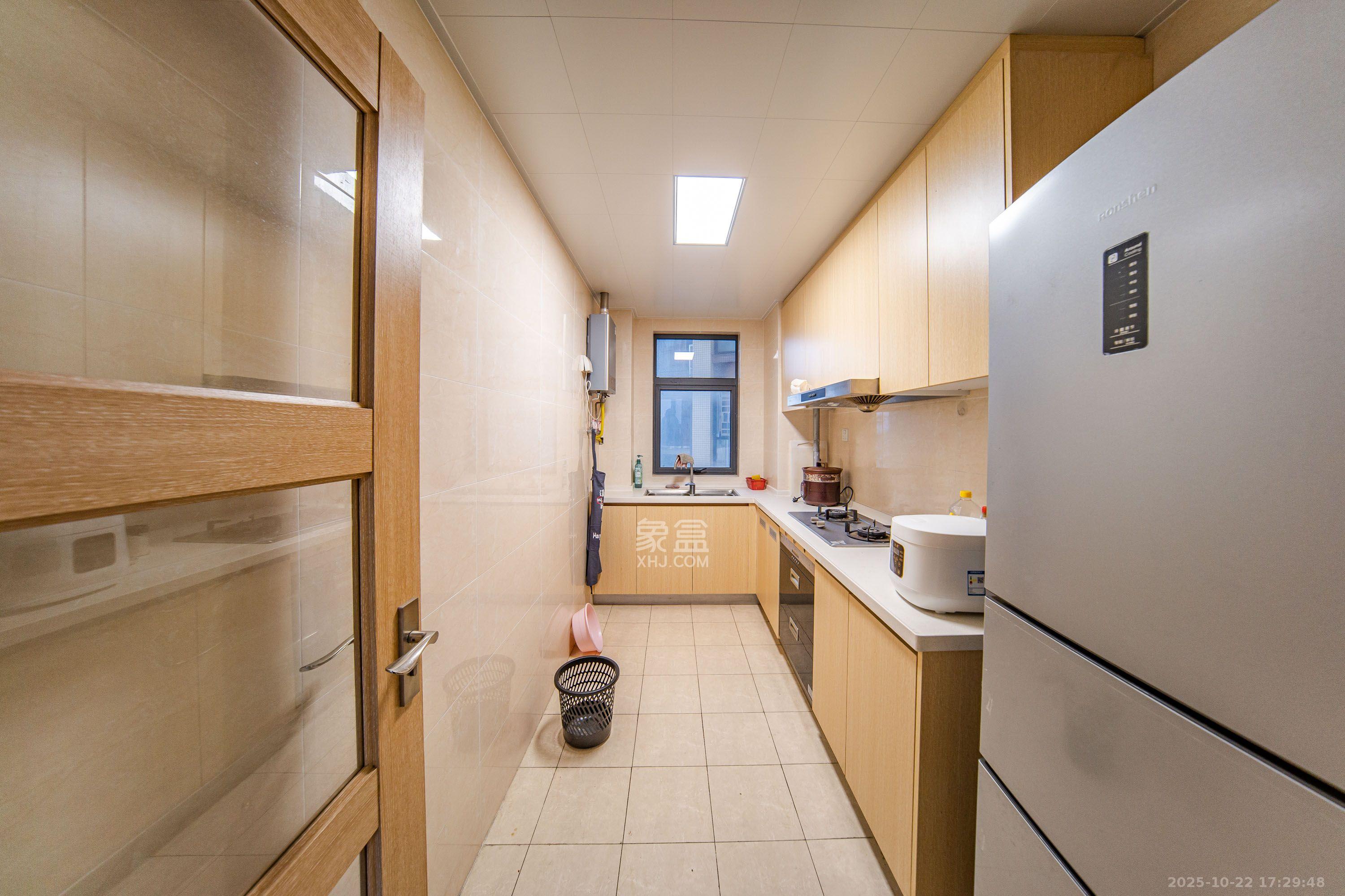 兰亭湾畔  4室2厅2卫    3200.0元/月室内图