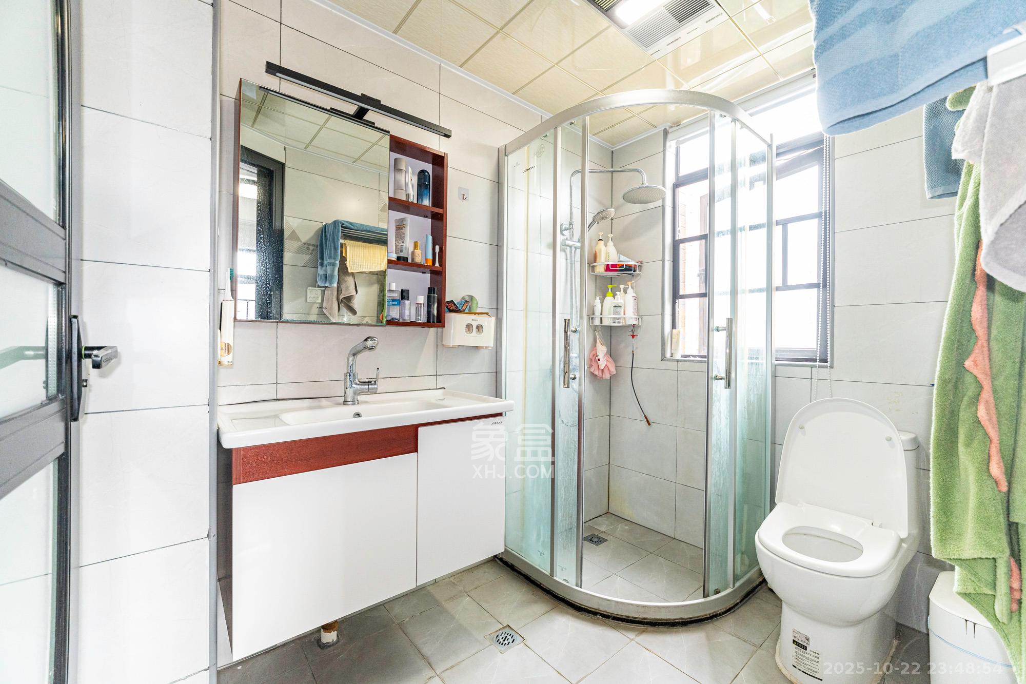 未来漫城 4室2厅2卫 136.0万 未来漫城 4室2厅2卫 136.0万卫生间