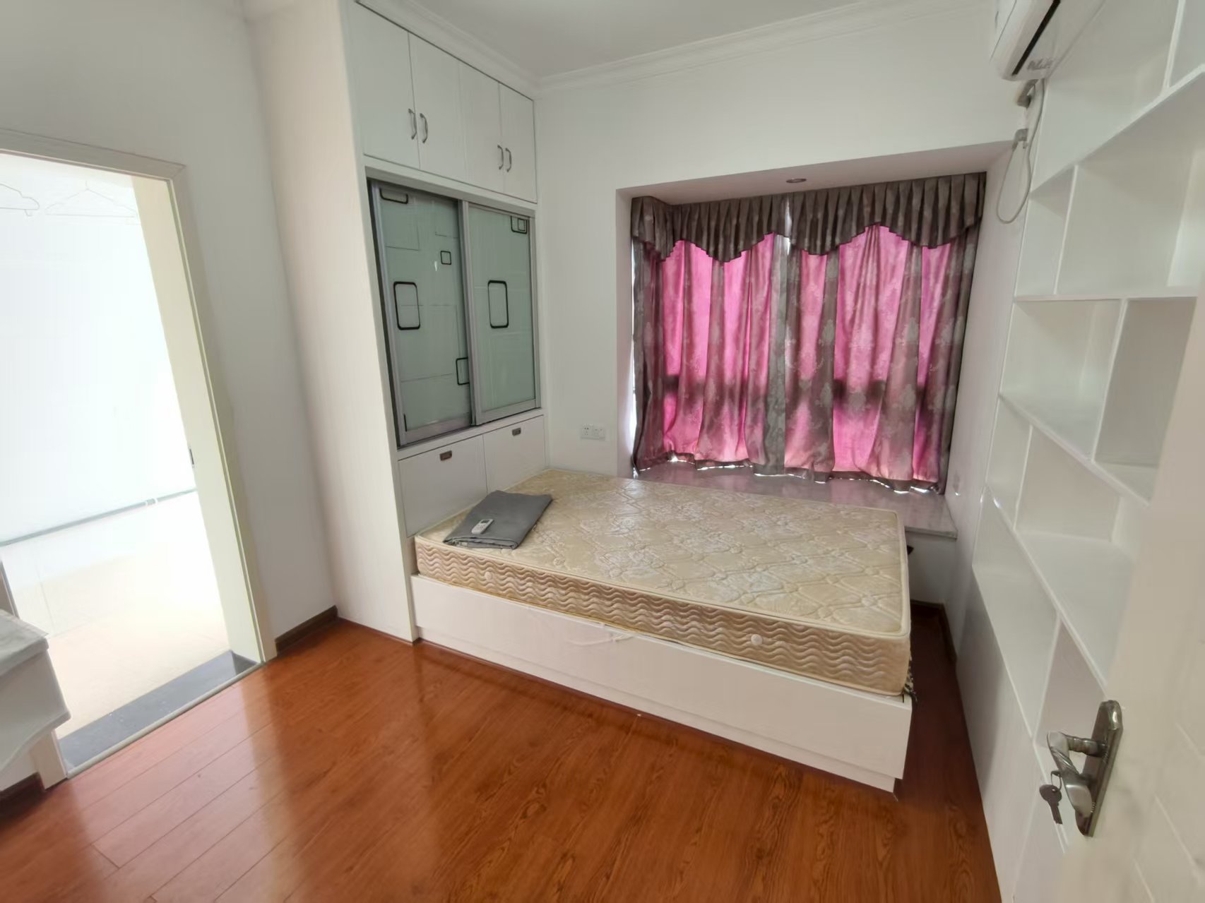 尚书房 2室2厅1卫 2000.0元/月 尚书房 2室2厅1卫 2000.0元/月室内图