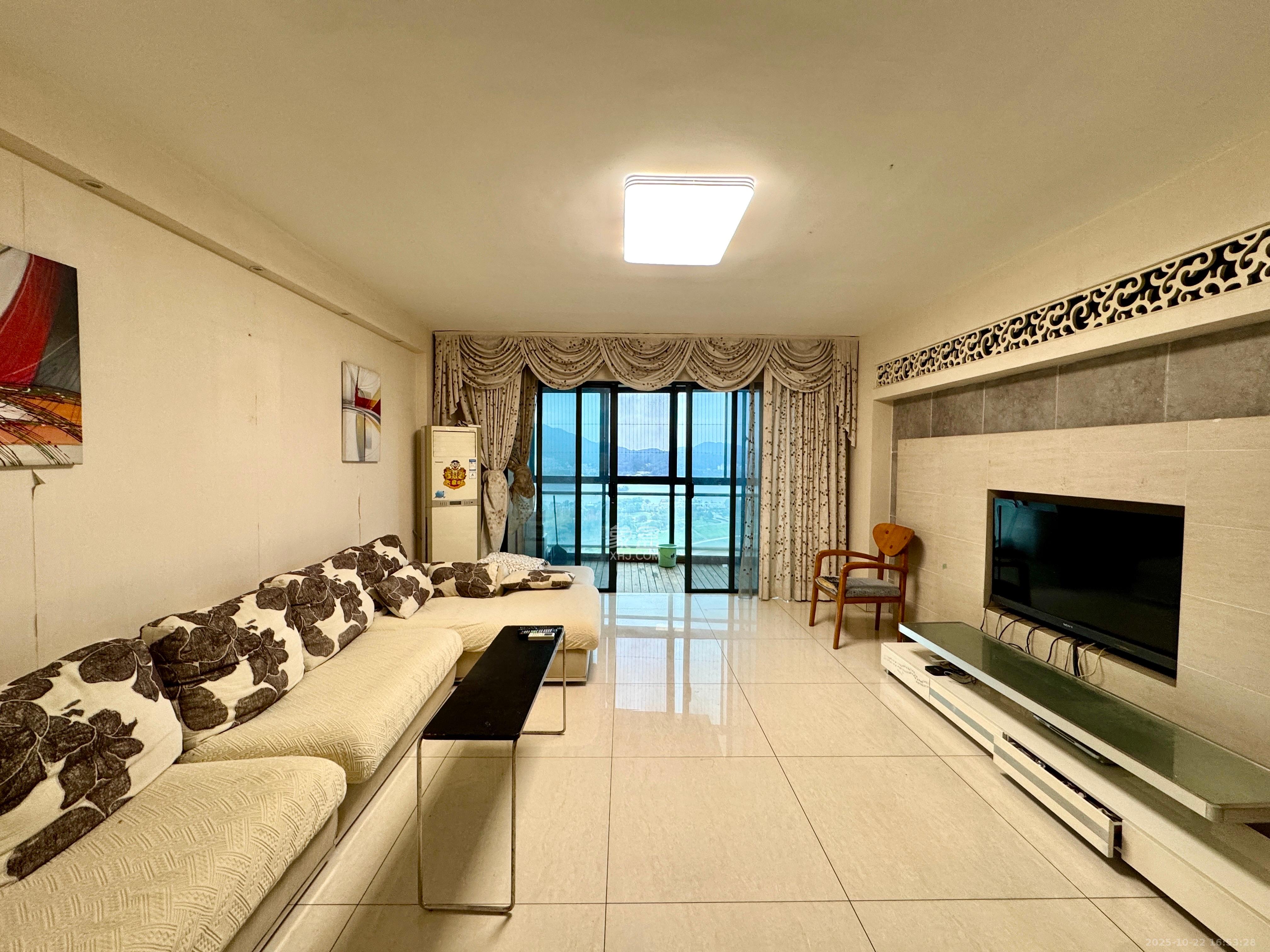 西山汇景一、二期  4室2厅2卫    4800.0元/月 西山汇景一、二期  4室2厅2卫    4800.0元/月