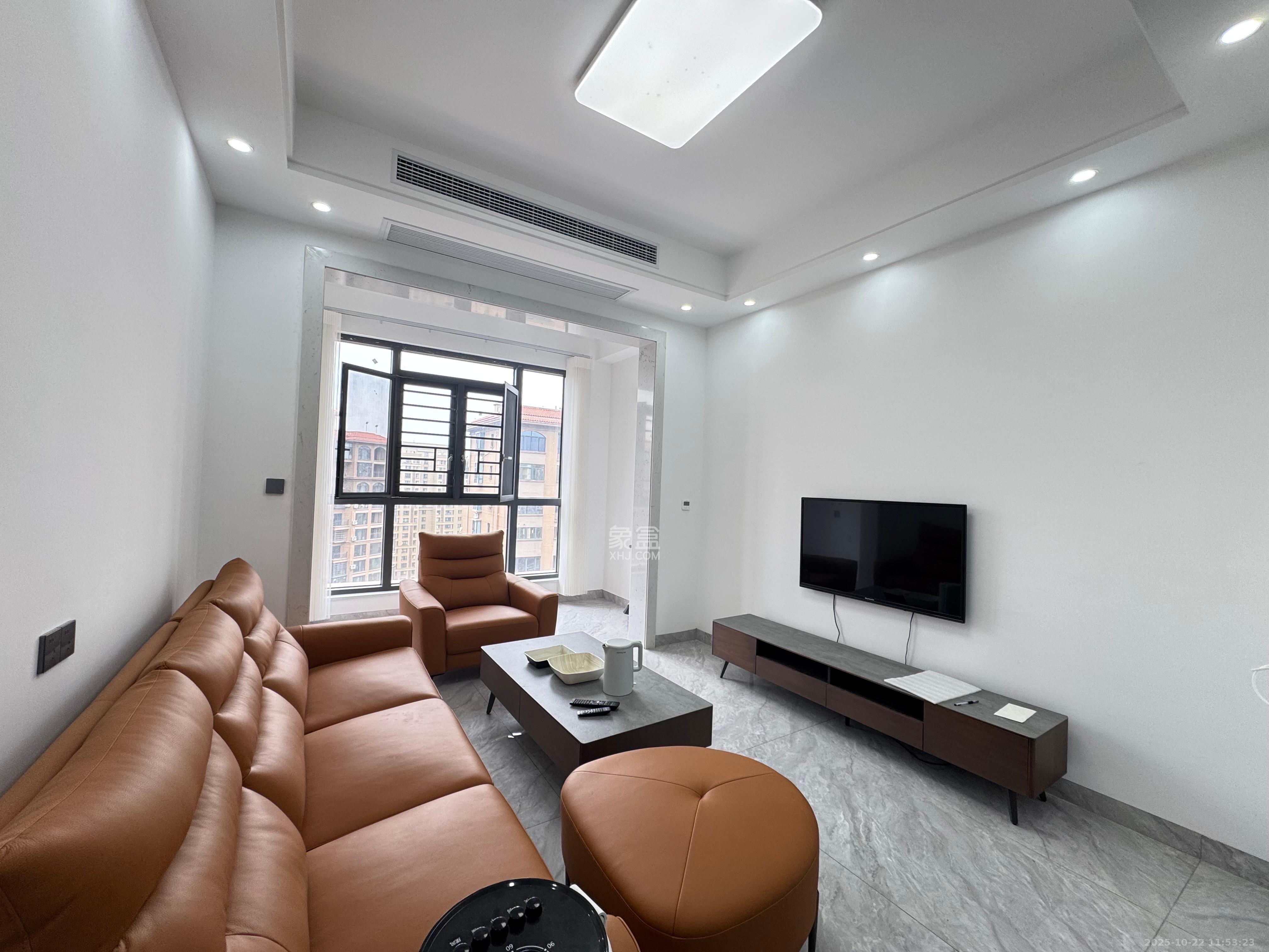 邦盛水岸御园  3室2厅2卫    2200.0元/月 邦盛水岸御园  3室2厅2卫    2200.0元/月室内图