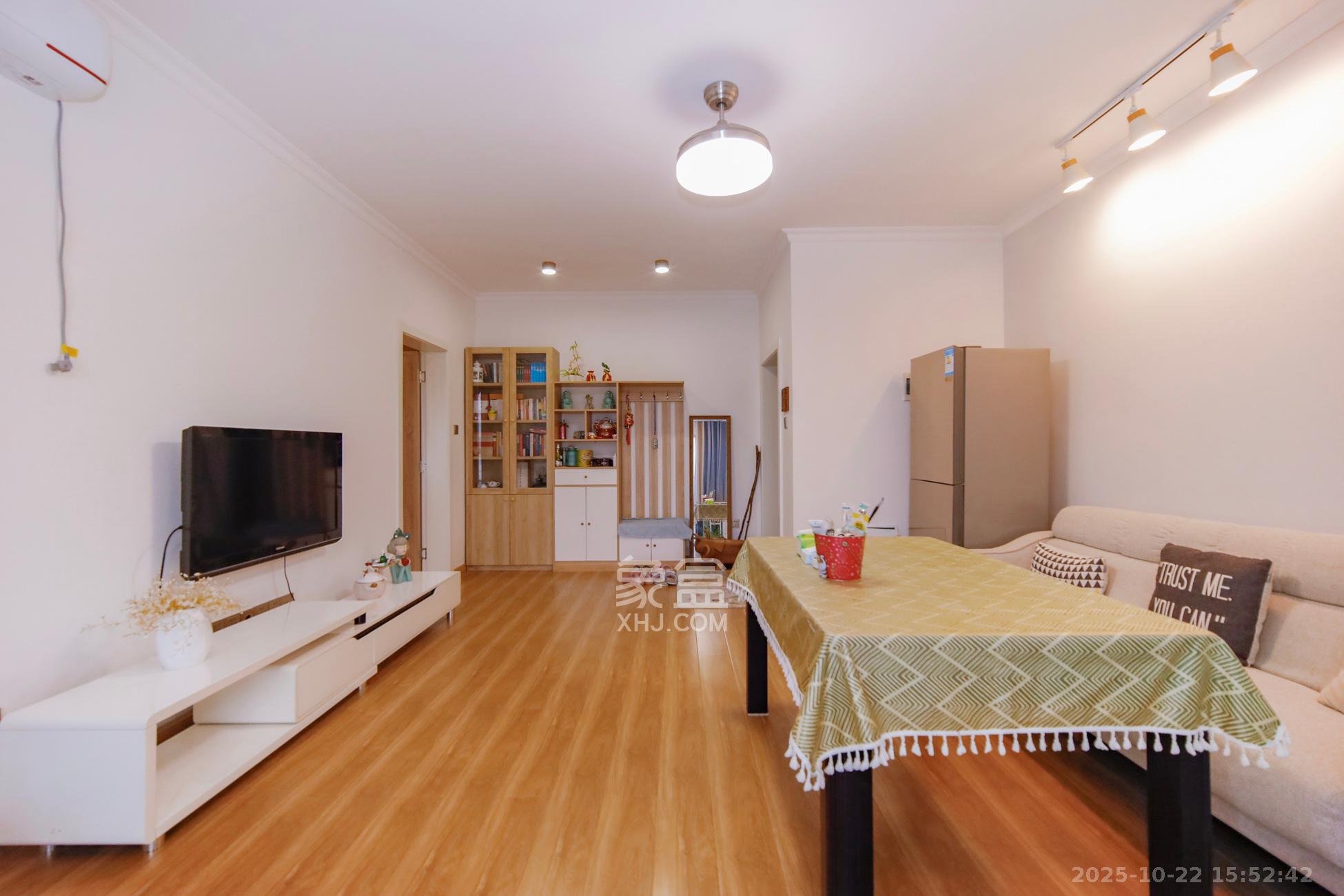 湘翰御舍  1室1厅1卫    48.0万客厅