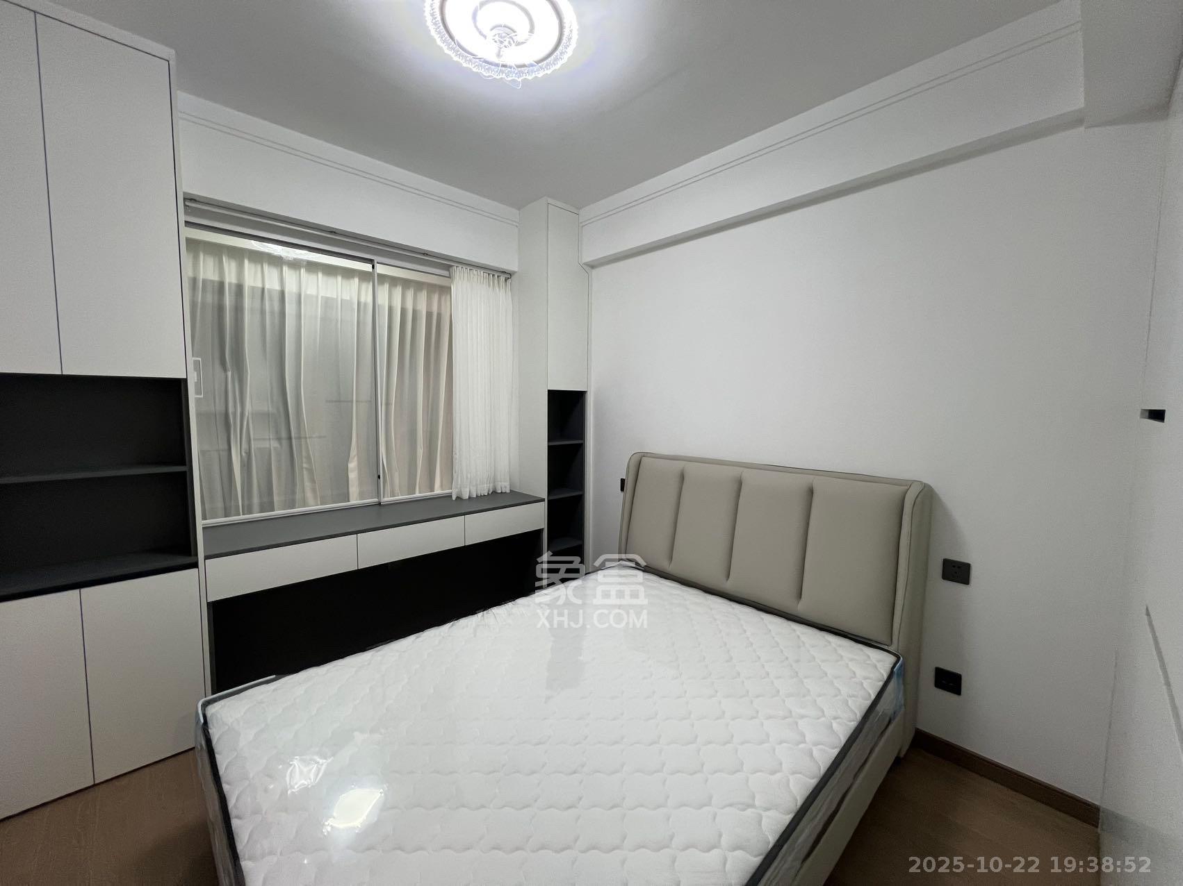 金地都会风華  4室2厅2卫    4000.0元/月室内图