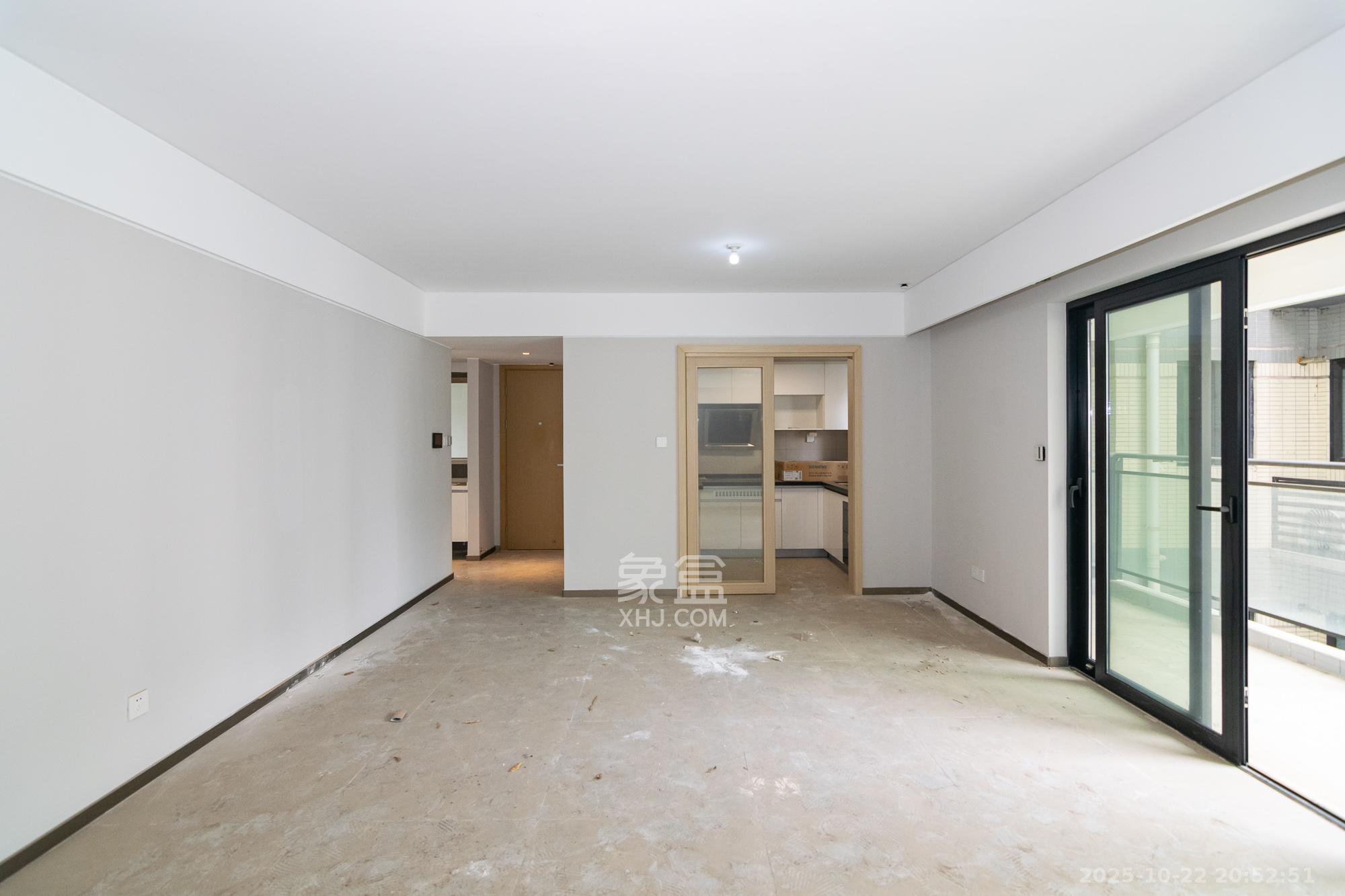 时代年华 4室2厅2卫 95.0万 时代年华 4室2厅2卫 95.0万客厅