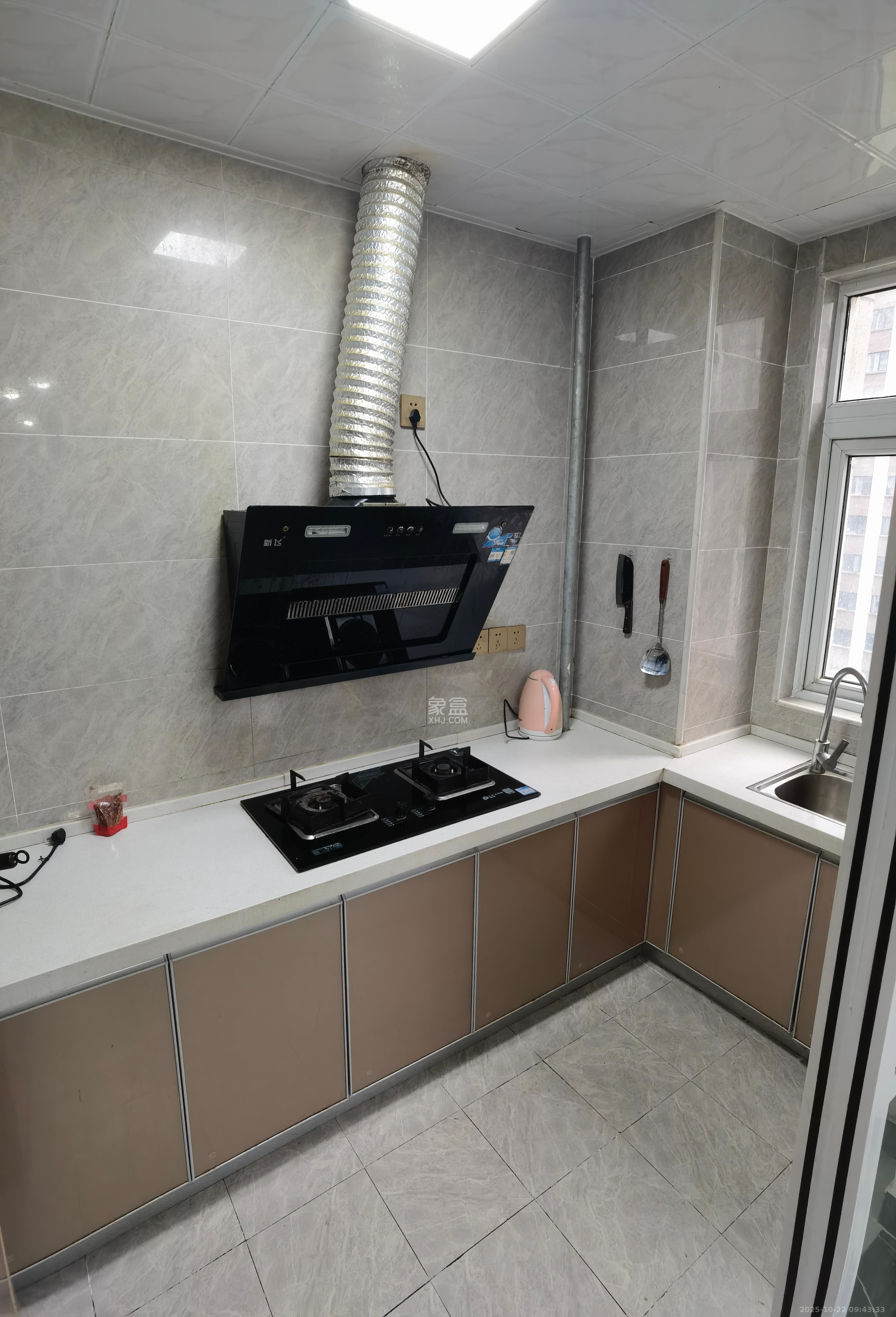 嘉宇银杉(嘉宇西苑) 4室2厅2卫 2300.0元/月 嘉宇银杉(嘉宇西苑) 4室2厅2卫 2300.0元/月室内图