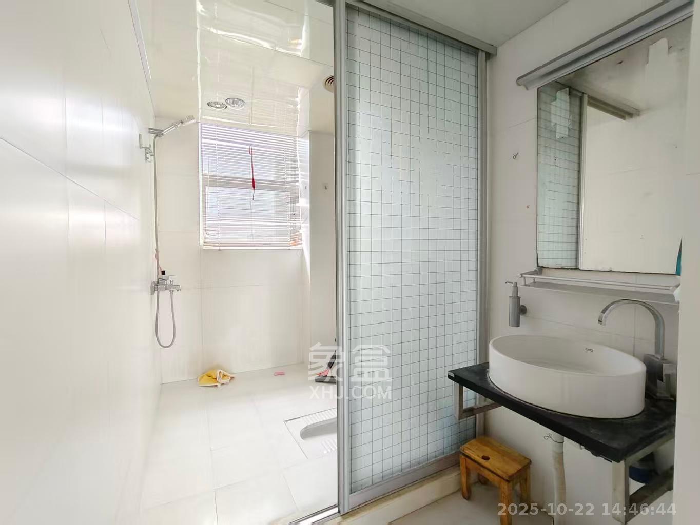 银港水晶城 3室2厅2卫 2800.0元/月 银港水晶城 3室2厅2卫 2800.0元/月室内图