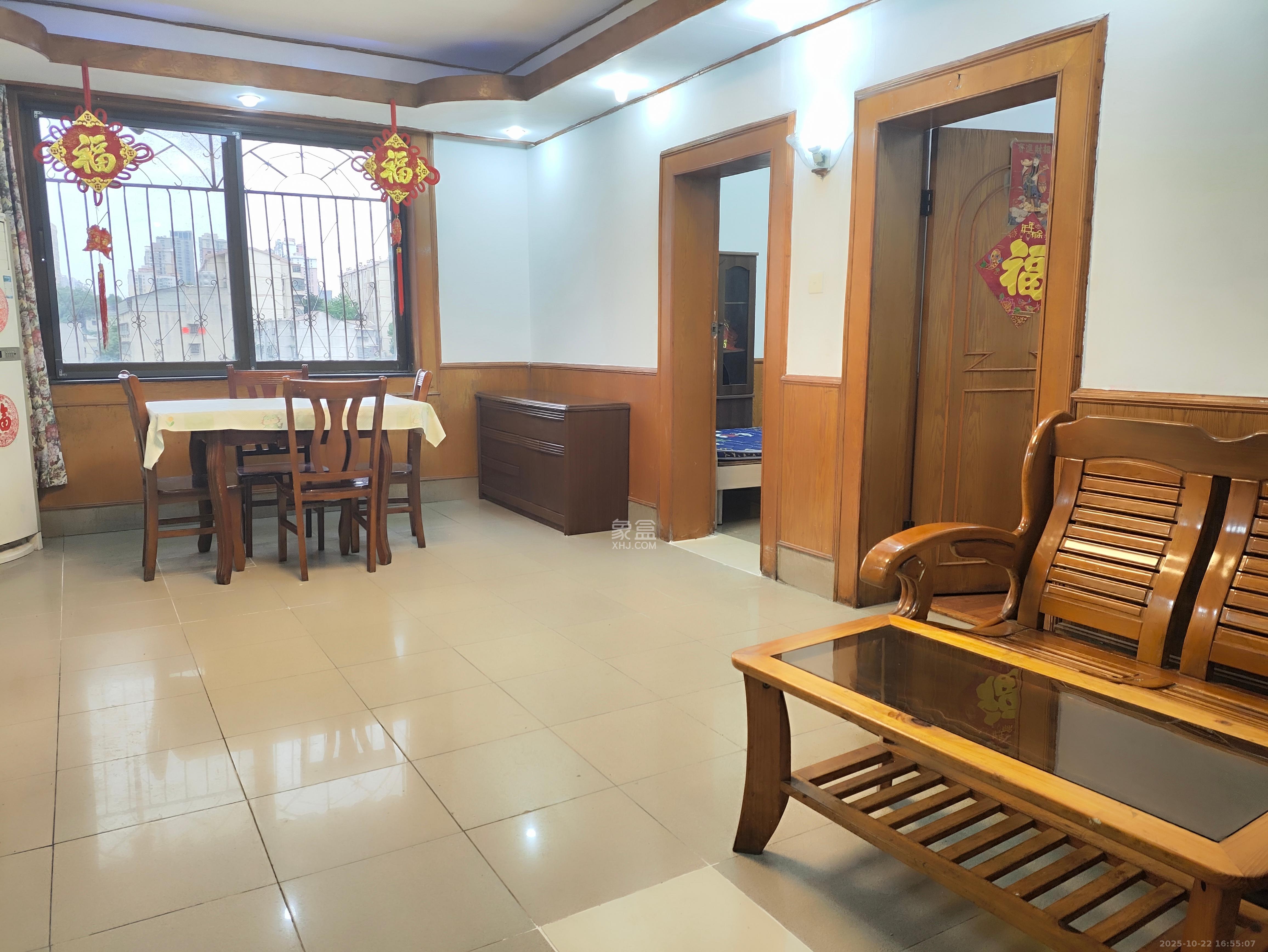 南湖公寓(万顺公寓) 3室2厅1卫 2080.0元/月 南湖公寓(万顺公寓) 3室2厅1卫 2080.0元/月室内图