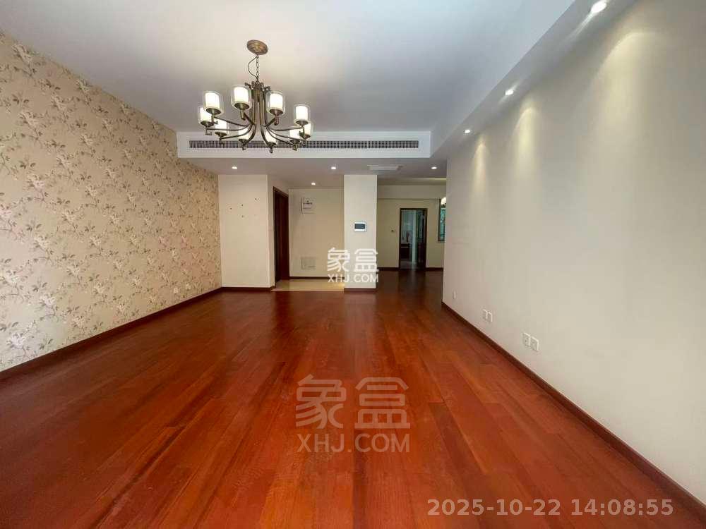 晋合湘水湾一期  4室2厅2卫    5000.0元/月室内图