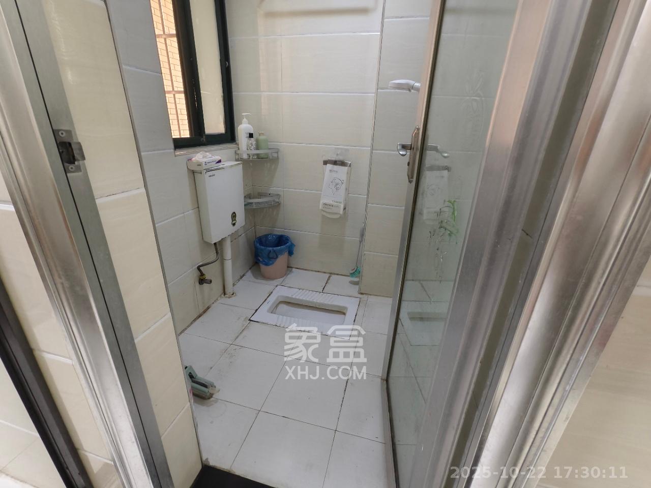 洋湖时代  3室2厅1卫    2000.0元/月室内图