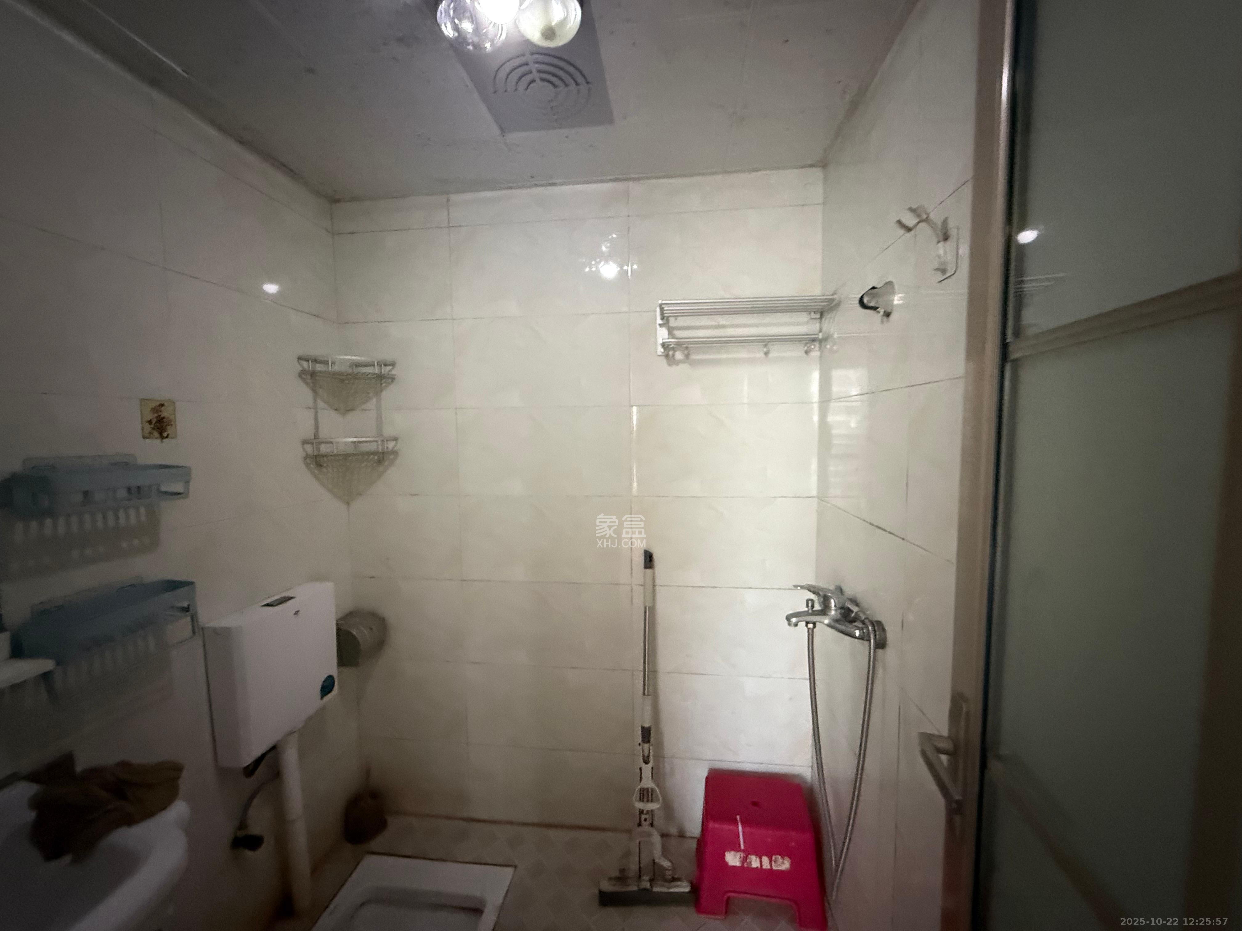 岳北和苑  1室1厅1卫    1700.0元/月 岳北和苑  1室1厅1卫    1700.0元/月室内图