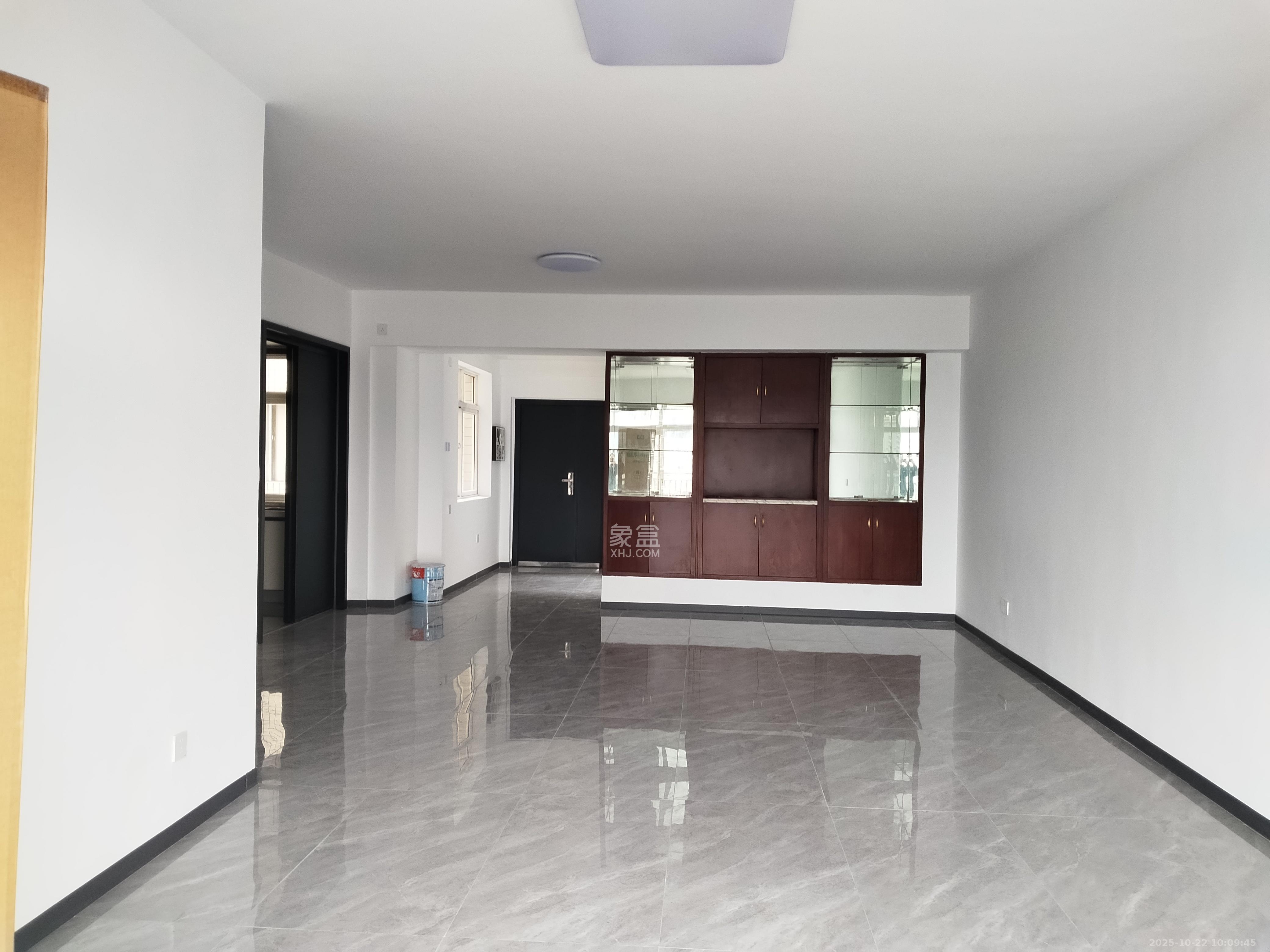 瑞丰家园 3室2厅2卫 4500.0元/月 瑞丰家园 3室2厅2卫 4500.0元/月室内图