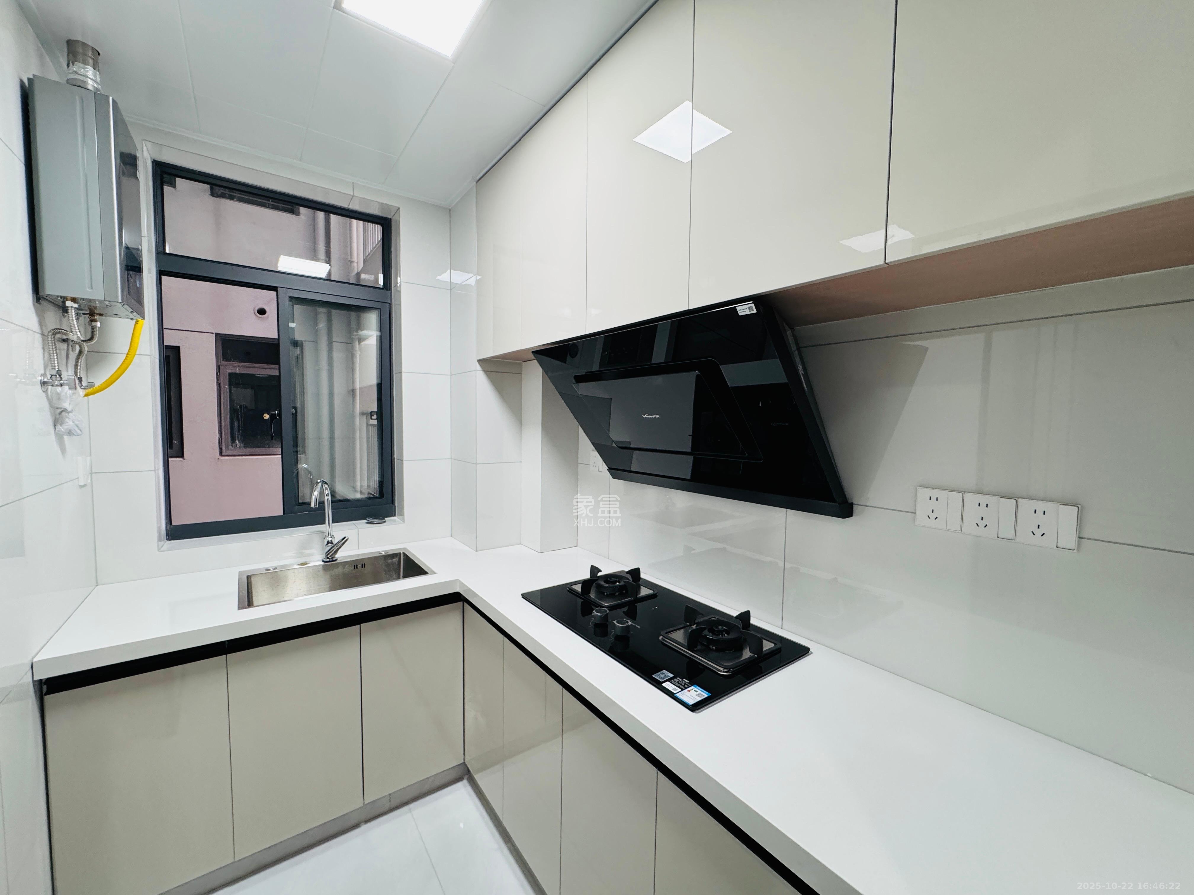 湖湘时代名邸公园壹号  2室1厅1卫    2400.0元/月 湖湘时代名邸公园壹号  2室1厅1卫    2400.0元/月室内图