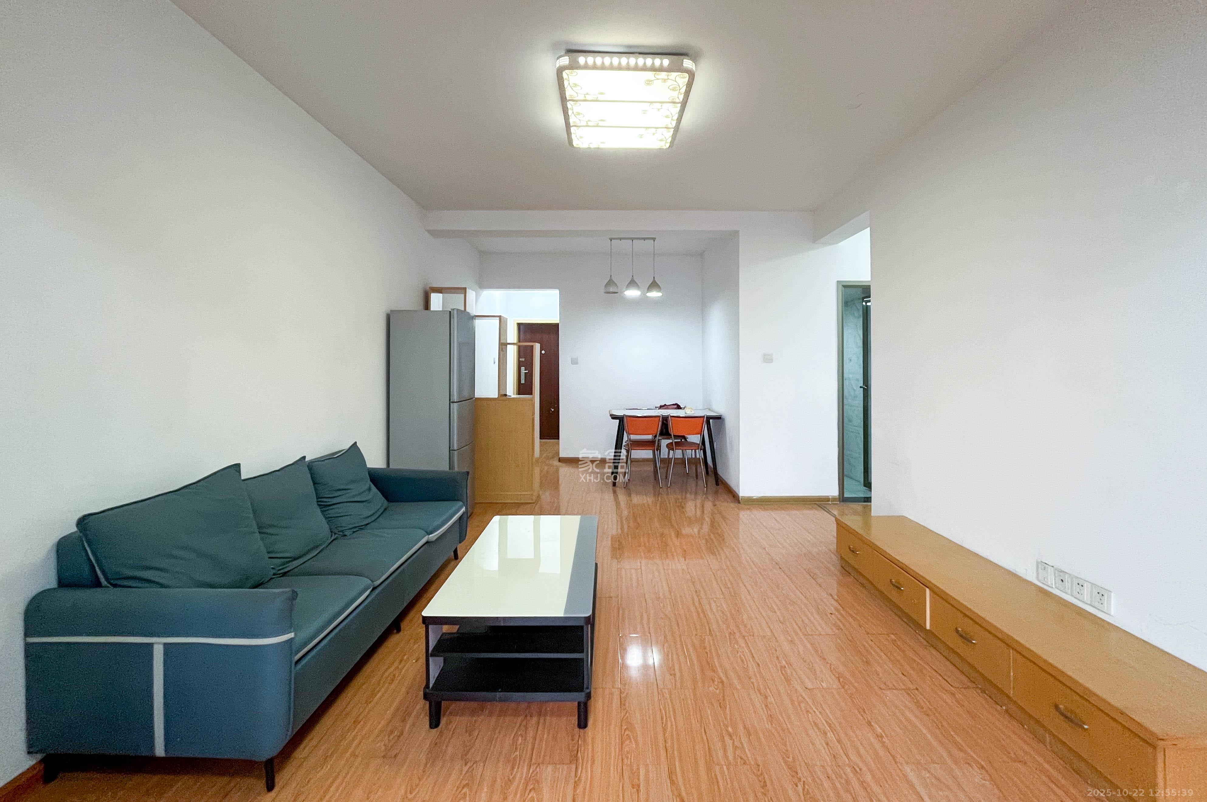 高信向日葵 3室2厅2卫 98.8万 高信向日葵 3室2厅2卫 98.8万客厅