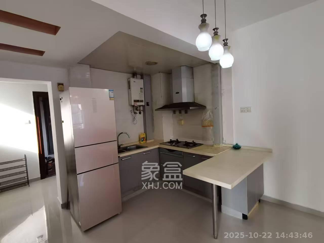 银港水晶城 2室2厅1卫 2400.0元/月 银港水晶城 2室2厅1卫 2400.0元/月室内图