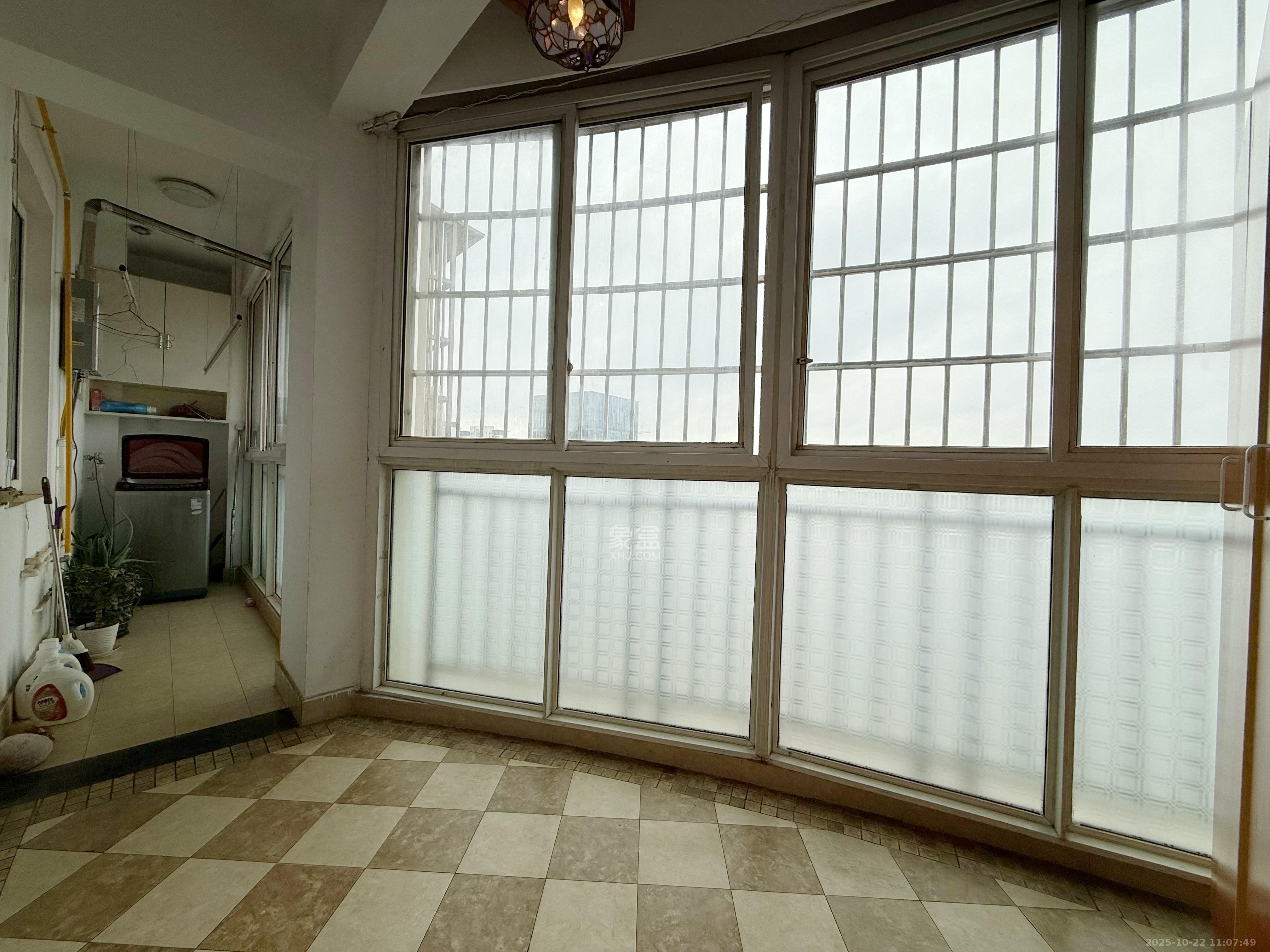 幸福洋房  3室2厅2卫    1800.0元/月 幸福洋房  3室2厅2卫    1800.0元/月室内图