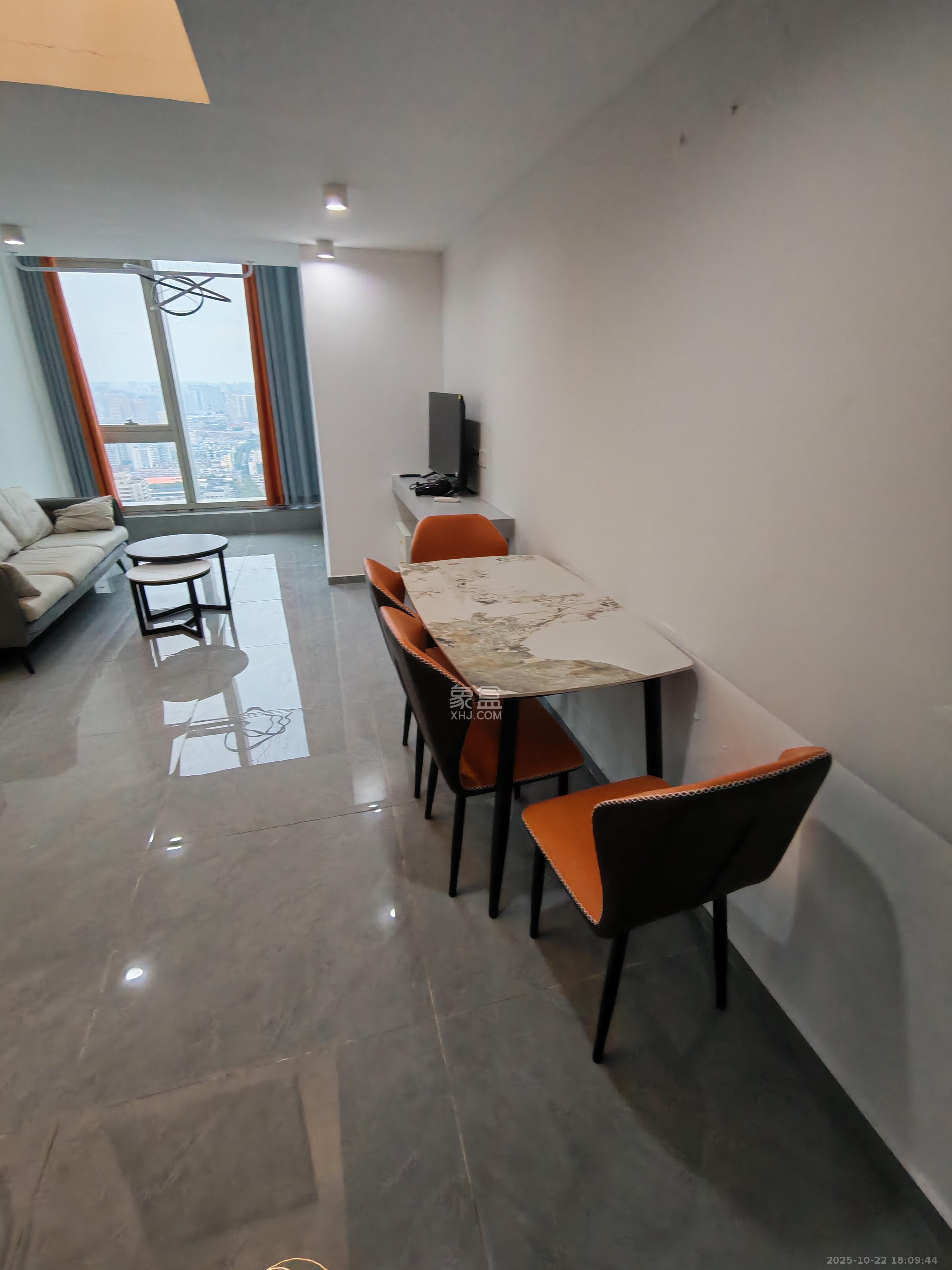 敬天广场  2室1厅1卫    2700.0元/月室内图