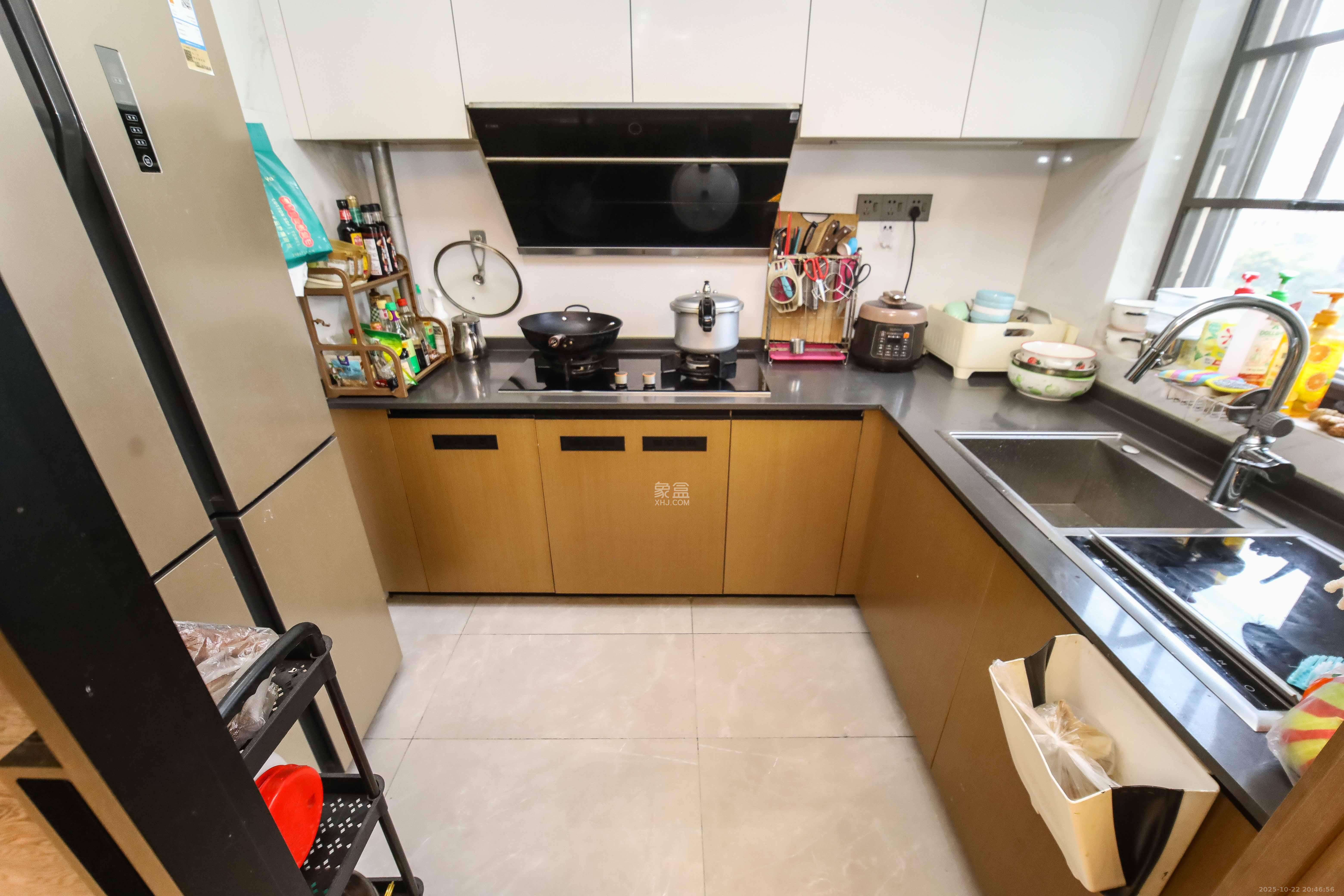 万科金域蓝湾  4室2厅2卫    198.0万厨房