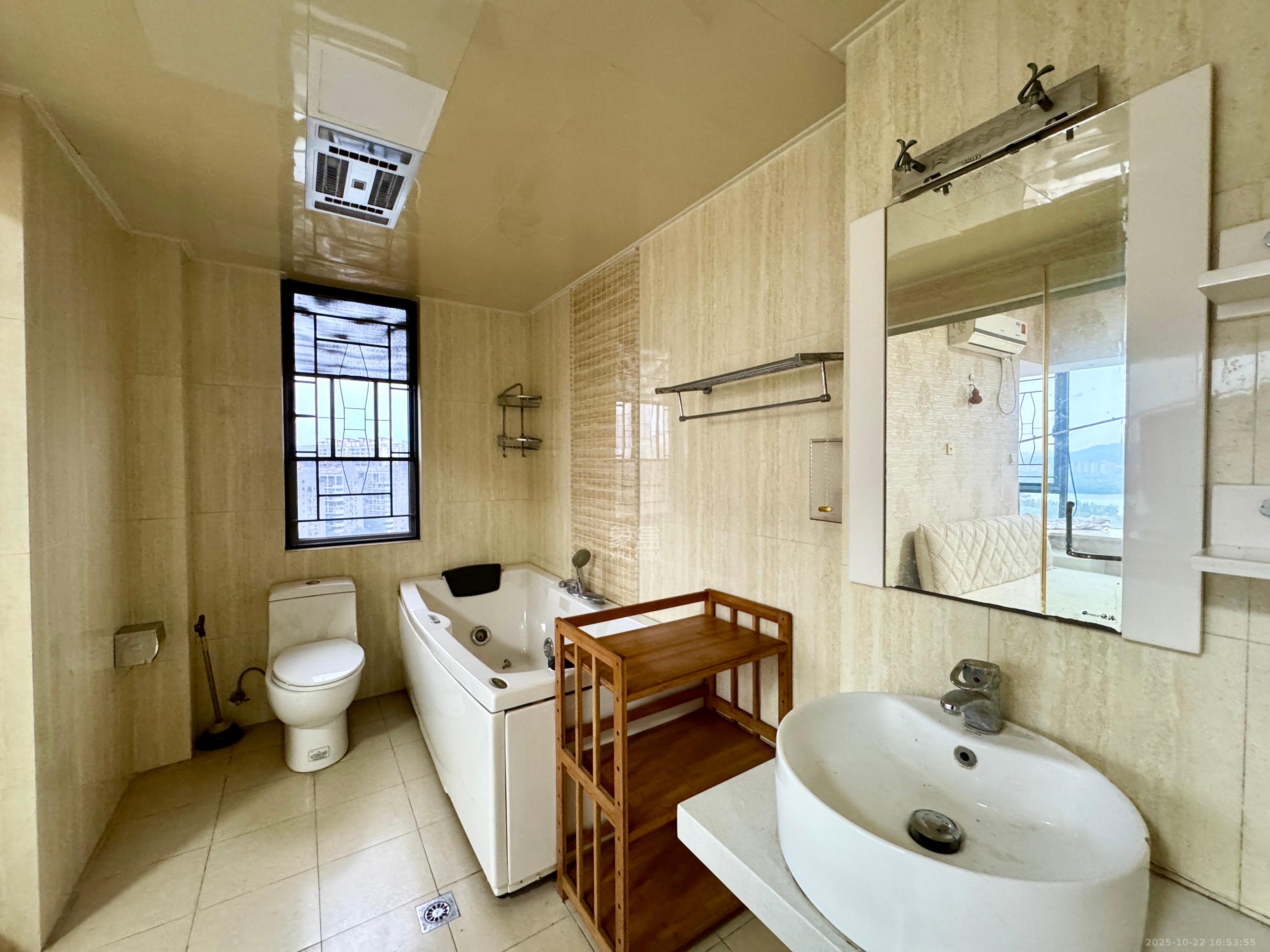 西山汇景一、二期  4室2厅2卫    4800.0元/月 西山汇景一、二期  4室2厅2卫    4800.0元/月室内图