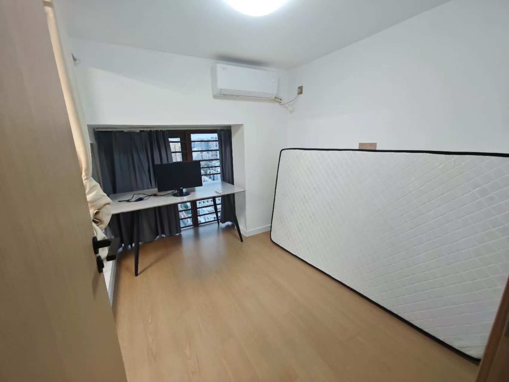 金龙城市广场二期  3室2厅2卫    4000.0元/月 金龙城市广场二期  3室2厅2卫    4000.0元/月室内图