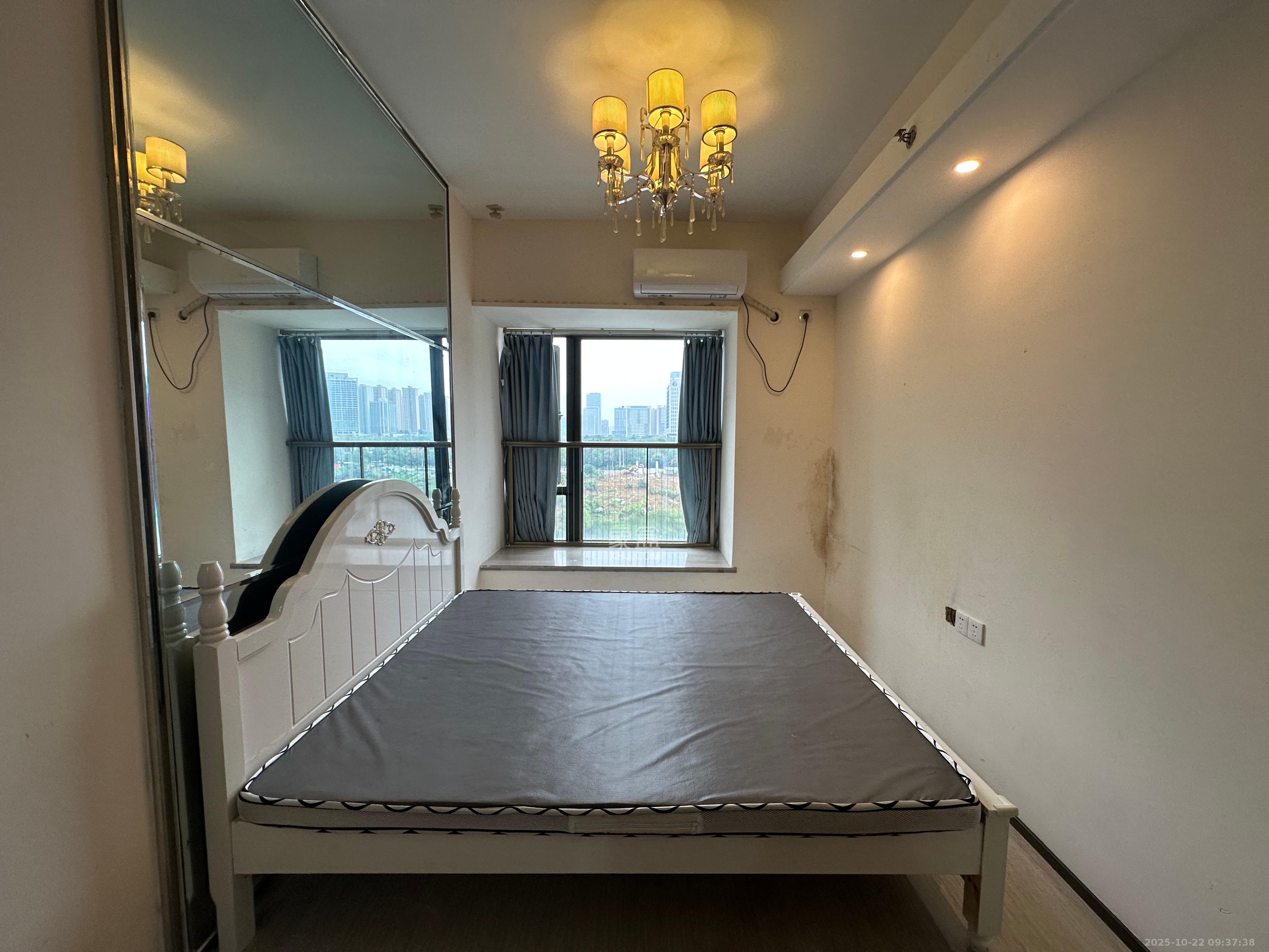 恒大国际广场  1室0厅0卫    1600.0元/月 恒大国际广场  1室0厅0卫    1600.0元/月室内图