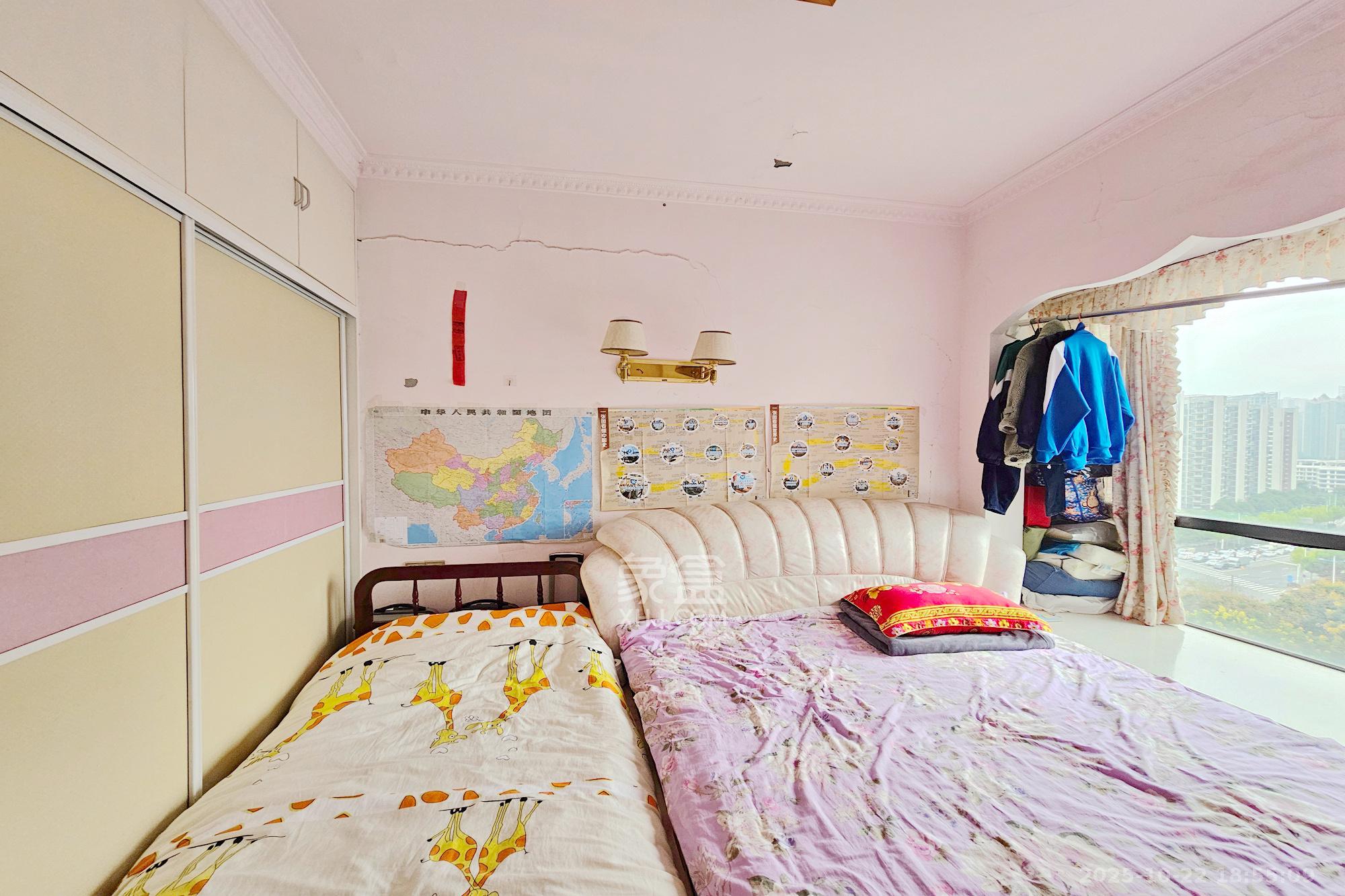 茂华国际湘 3室2厅2卫 105.0万 茂华国际湘 3室2厅2卫 105.0万卧室