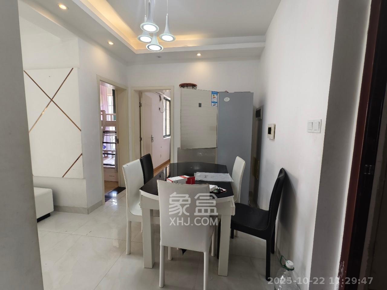 洋湖时代  3室2厅1卫    2000.0元/月室内图