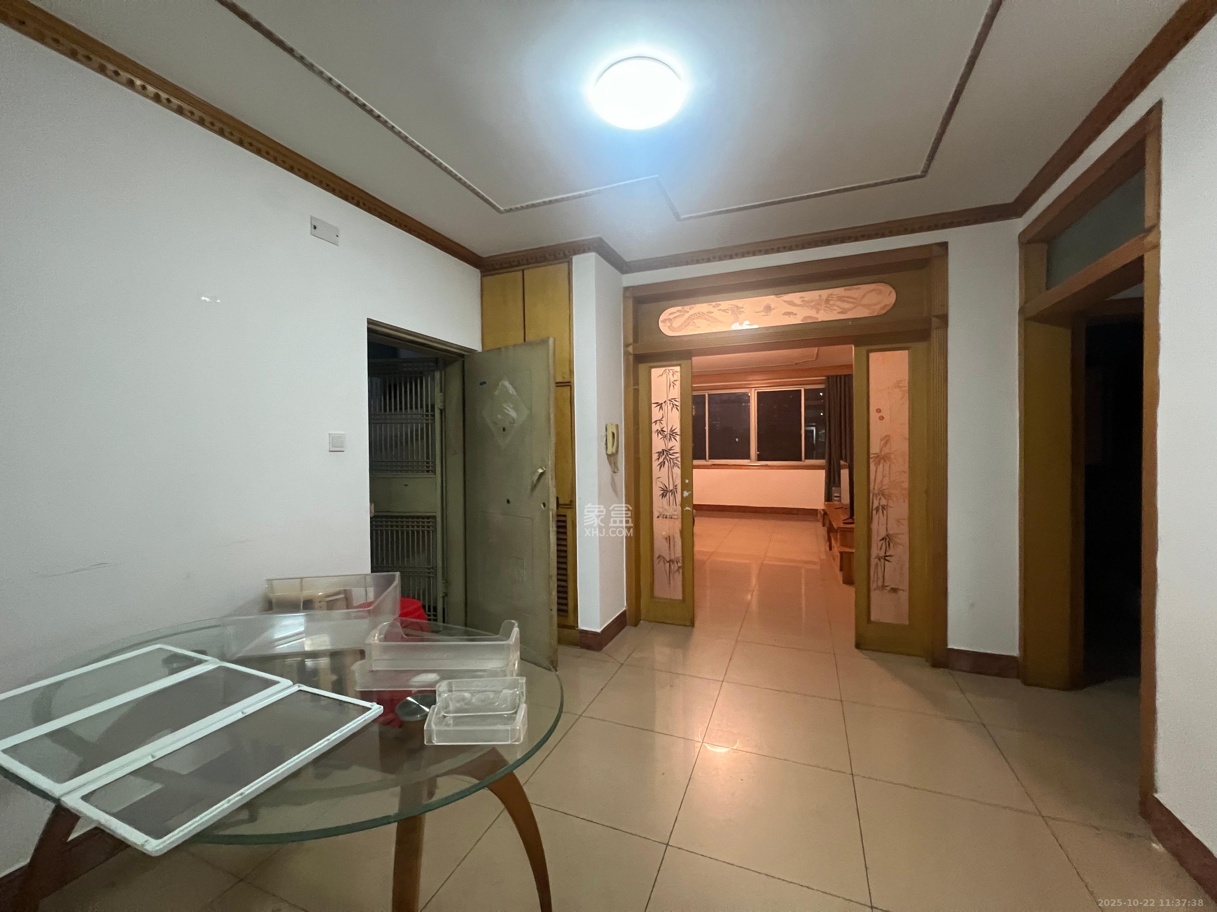 学宫街64号银行宿舍  2室1厅1卫    2800.0元/月室内图