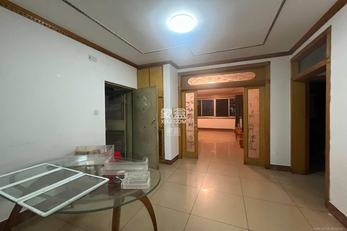 学宫街64号银行宿舍 2室1厅1卫 2800.0元/月 学宫街64号银行宿舍 2室1厅1卫 2800.0元/月室内图