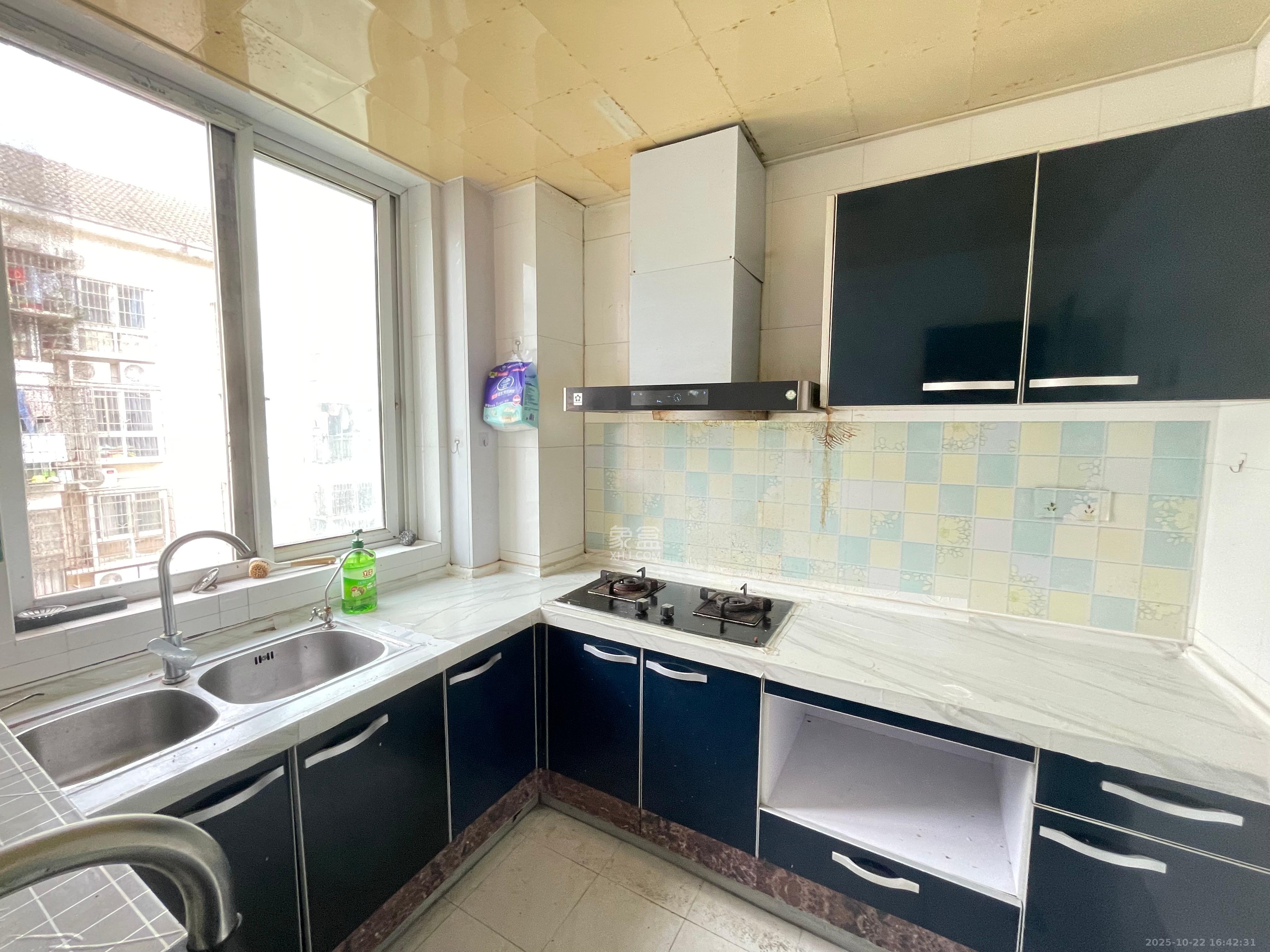 东方名都百草园  2室1厅1卫    1500.0元/月 东方名都百草园  2室1厅1卫    1500.0元/月室内图