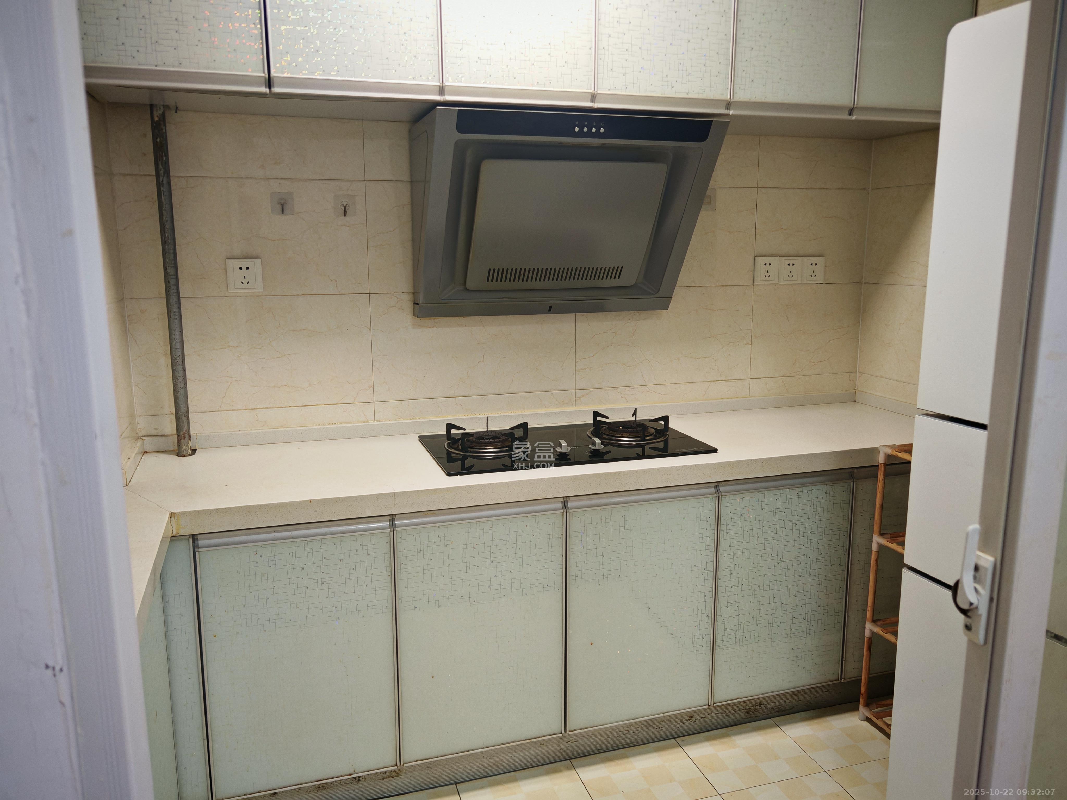 杜鹃文苑  2室2厅1卫    1800.0元/月 杜鹃文苑  2室2厅1卫    1800.0元/月室内图