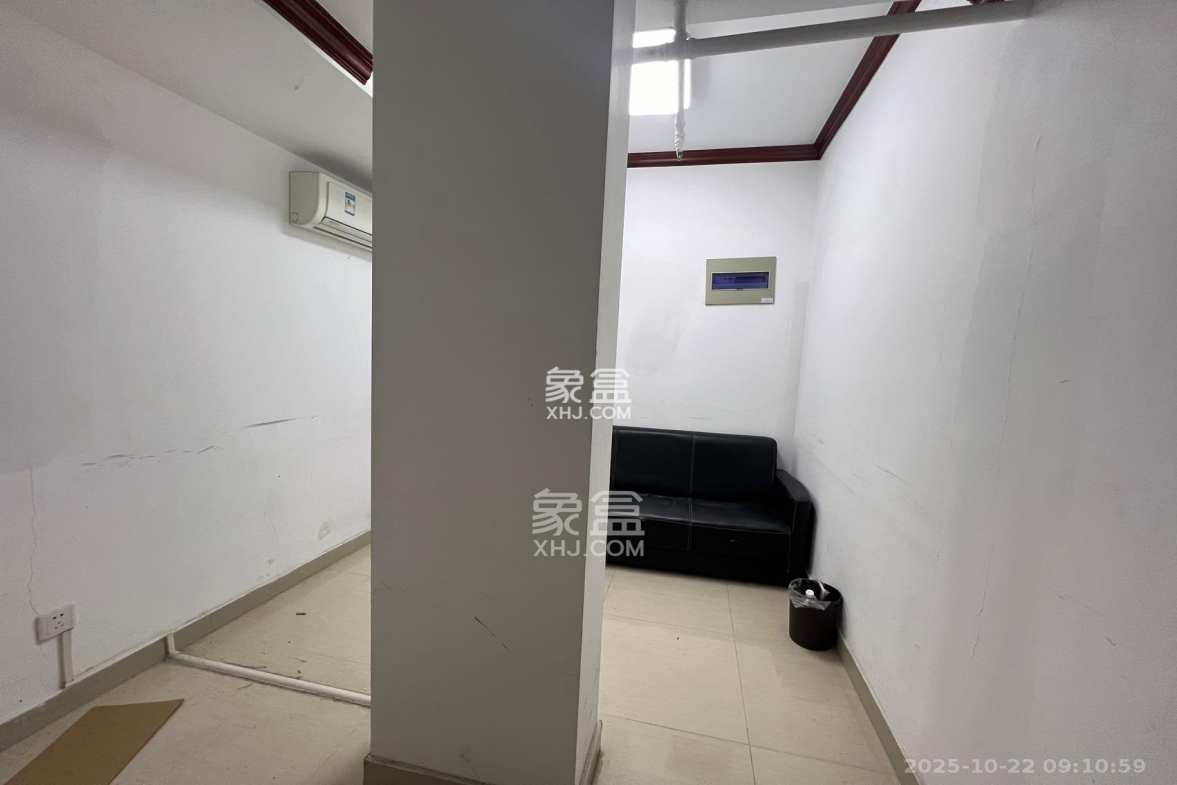 汇达国际公馆(汇达大厦) 2室2厅1卫 2200.0元/月 汇达国际公馆(汇达大厦) 2室2厅1卫 2200.0元/月室内图