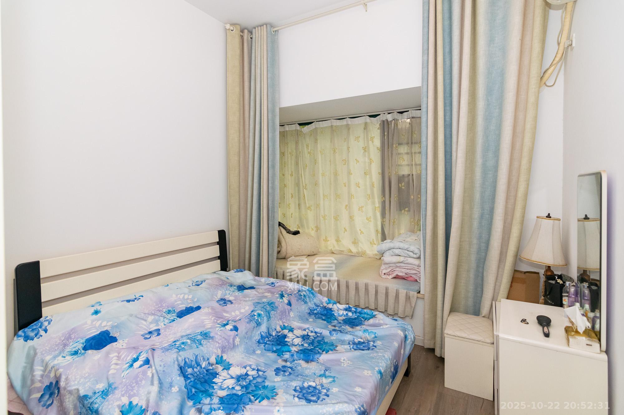 富基世纪公园  3室2厅2卫    65.0万卧室