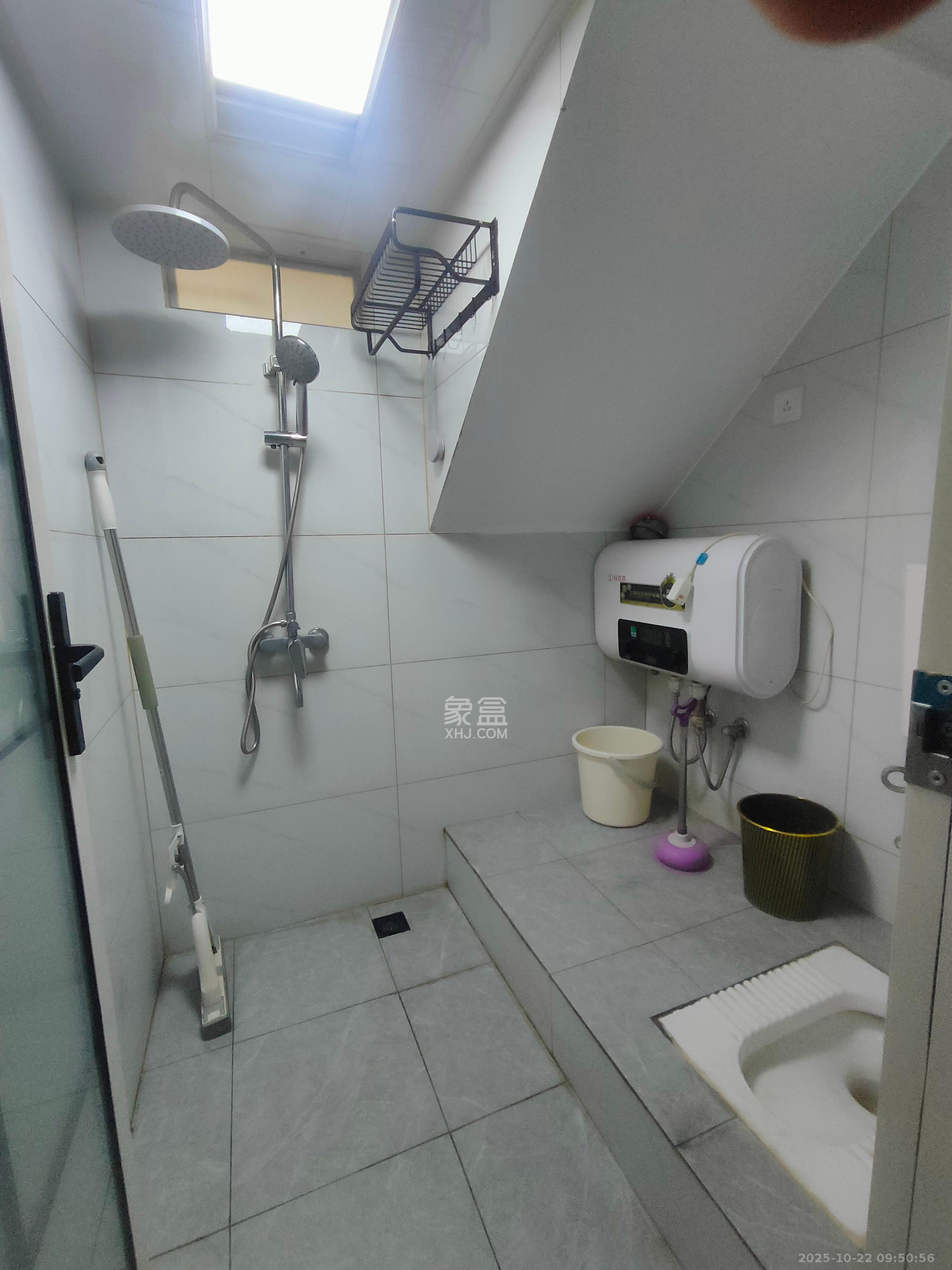 梅溪湖家居建材城  2室2厅1卫    1900.0元/月室内图