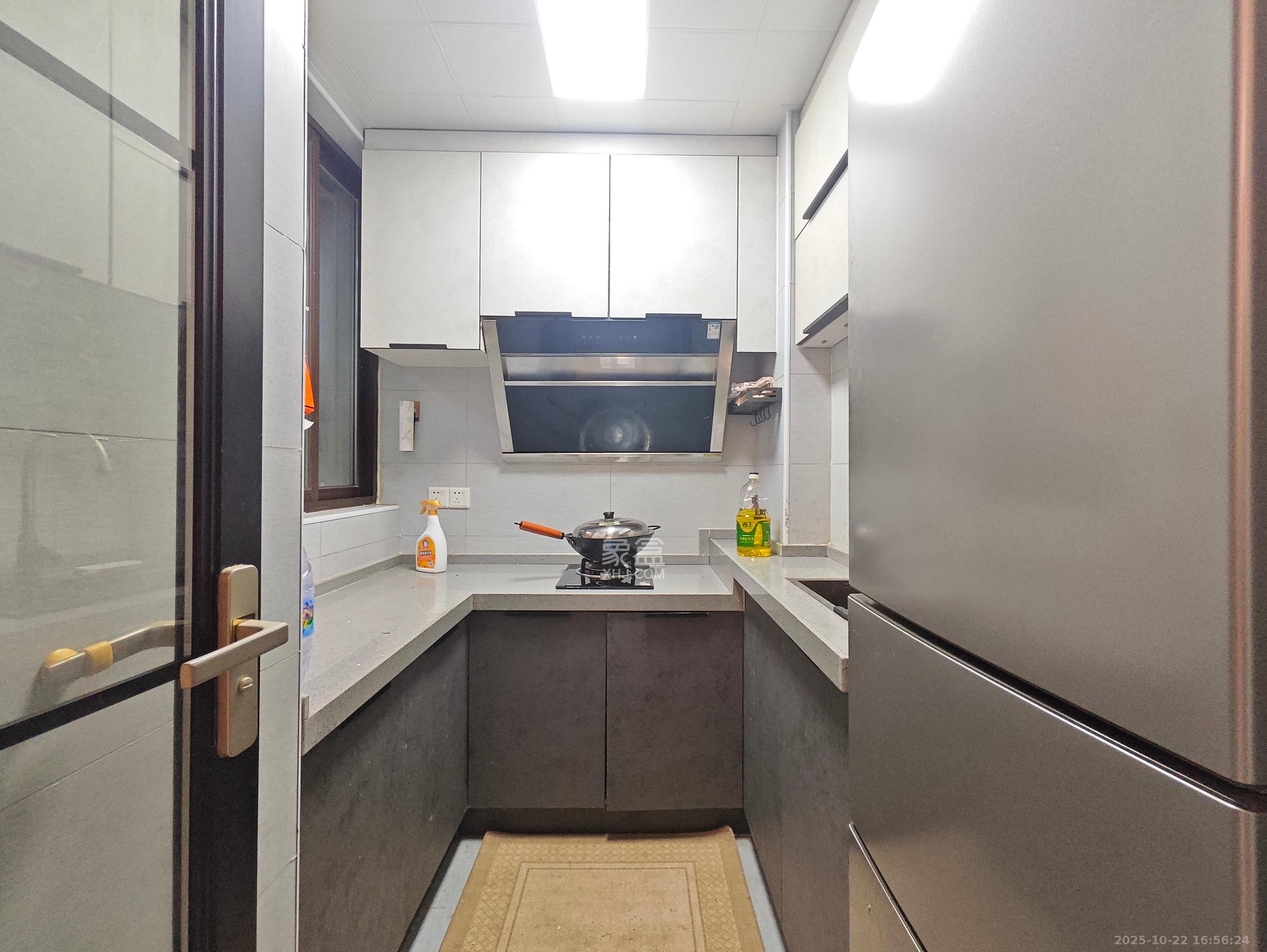 融创融公馆(融创臻苑)  1室1厅1卫    1800.0元/月 融创融公馆(融创臻苑)  1室1厅1卫    1800.0元/月室内图