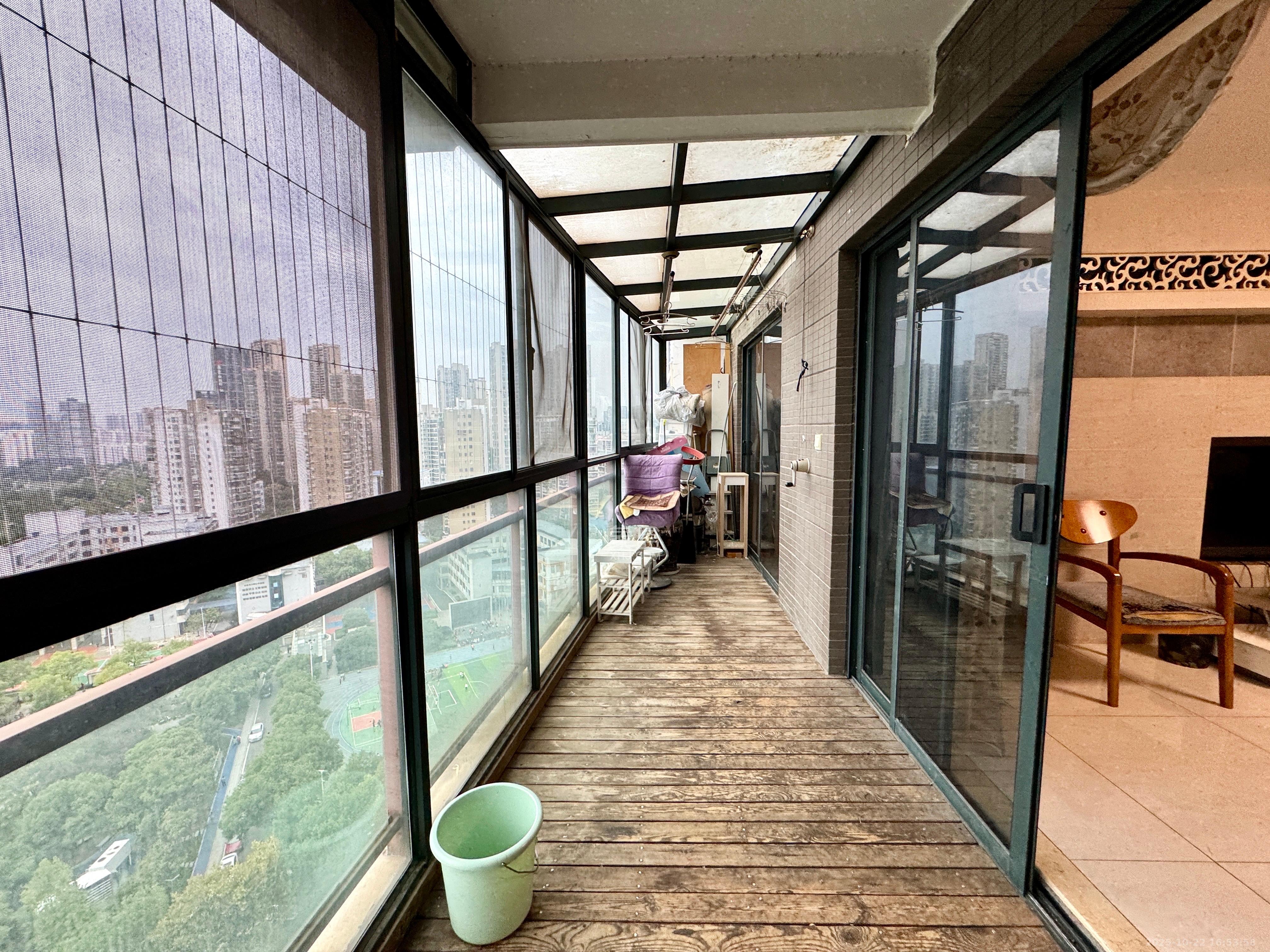 西山汇景一、二期  4室2厅2卫    4800.0元/月 西山汇景一、二期  4室2厅2卫    4800.0元/月室内图