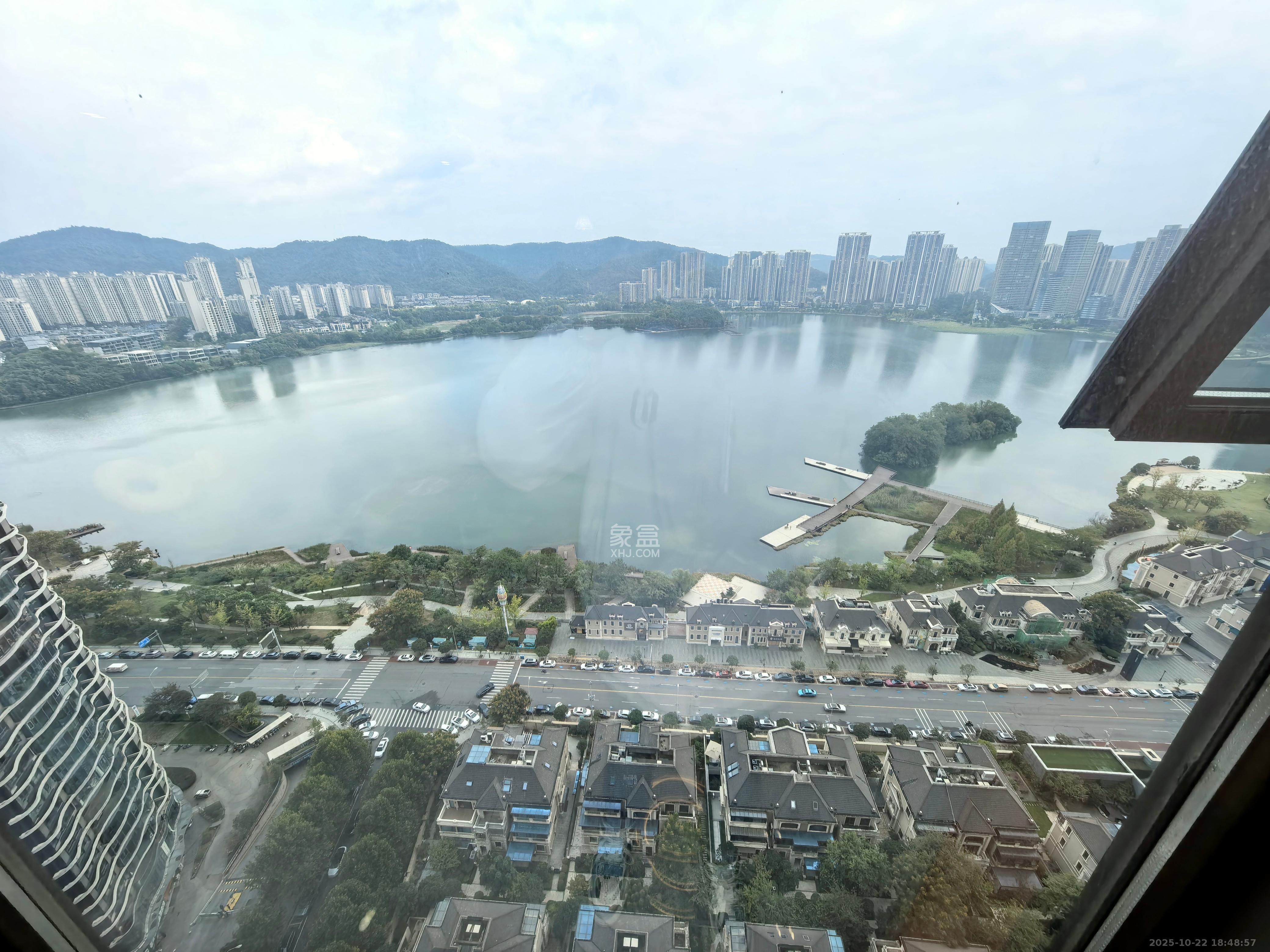 达美溪湖湾  2室1厅1卫    3200.0元/月 达美溪湖湾  2室1厅1卫    3200.0元/月室内图