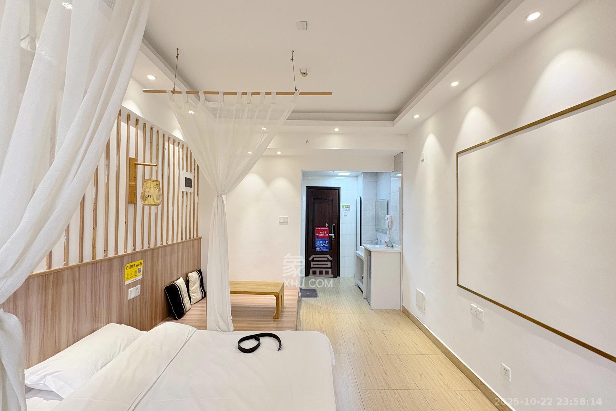 七彩丽都 1室1厅1卫 35.0万 七彩丽都 1室1厅1卫 35.0万客厅